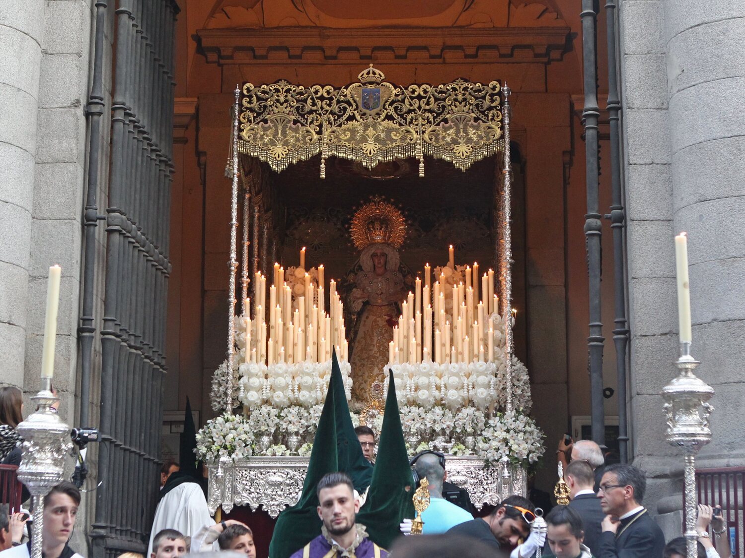 ¿Dónde no es festivo el Jueves Santo este 2023 en España? ¿Y el Lunes de Pascua?