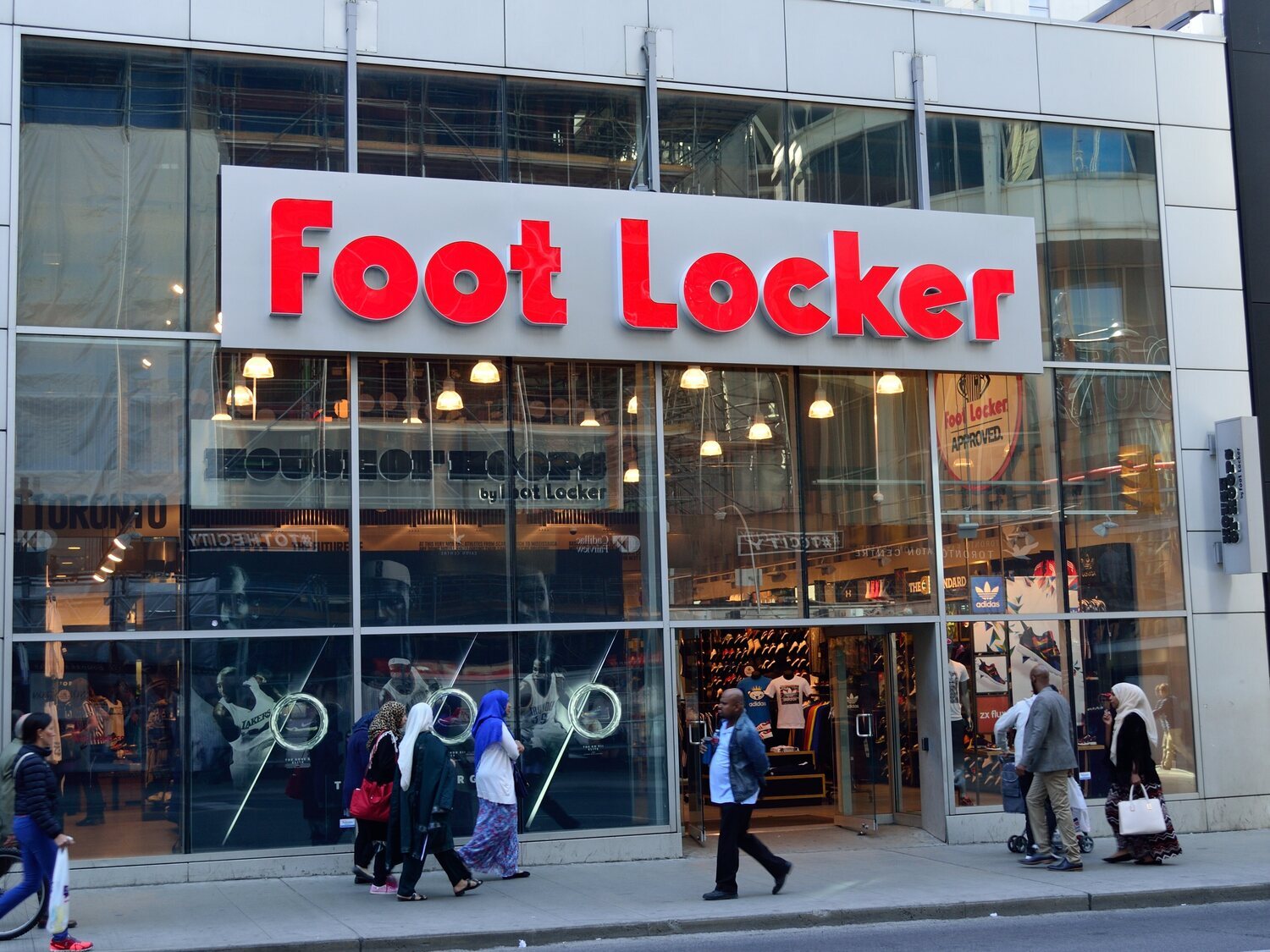 Las tiendas Foot Locker preparan el cierre de más de 400 establecimientos