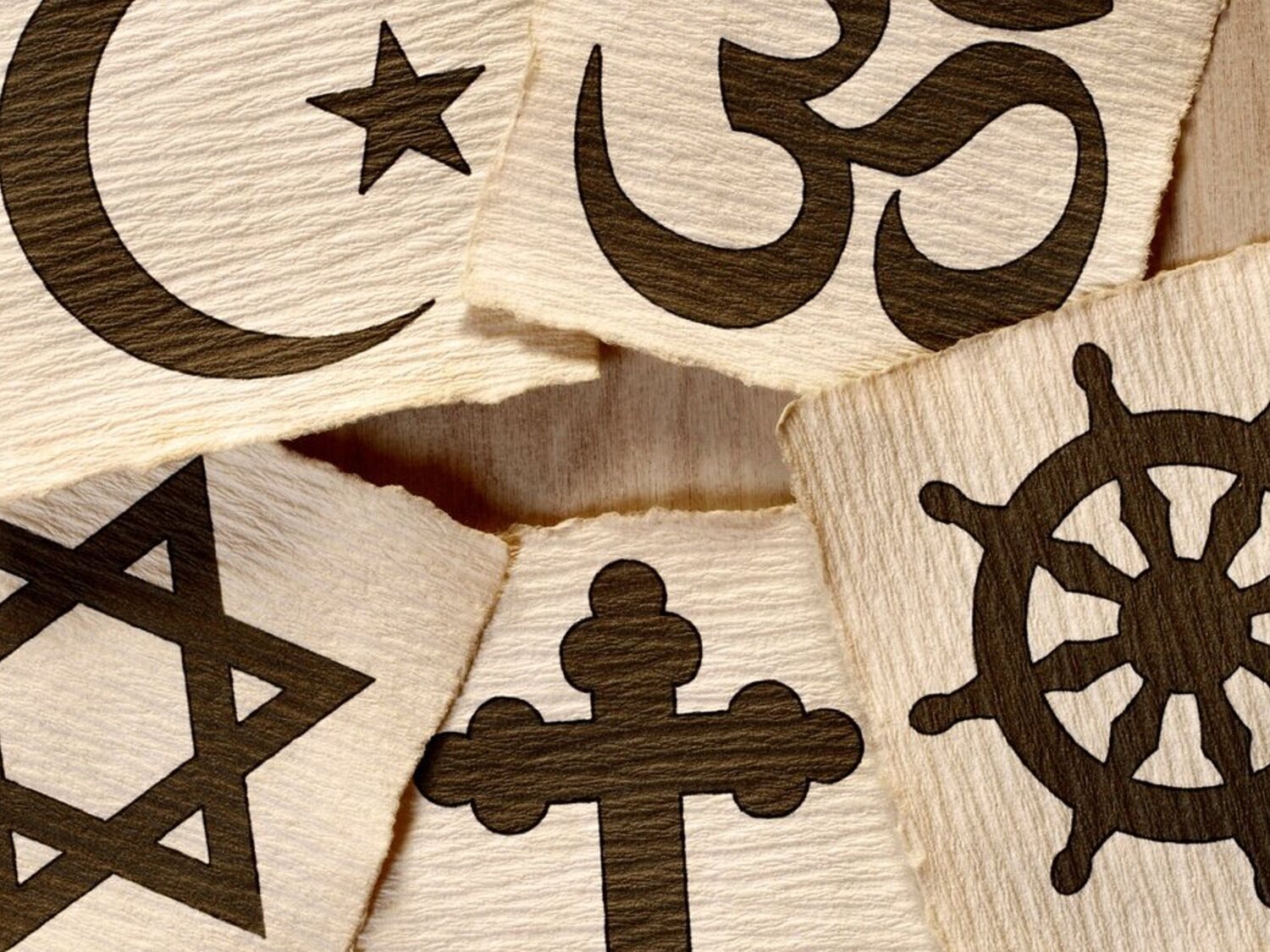 El Gobierno equipara la fiscalidad de todas las religiones