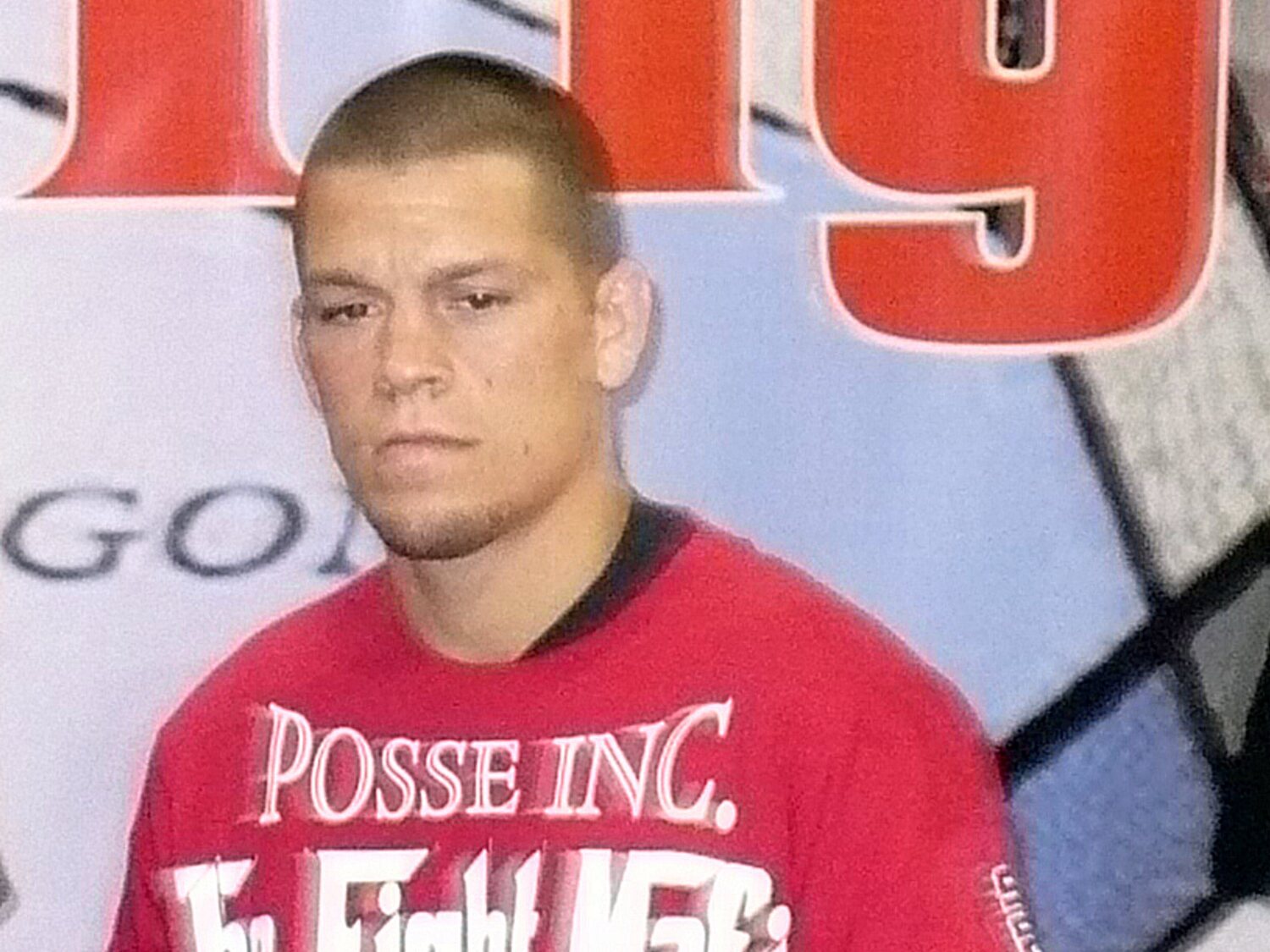 Nate Díaz, leyenda de la UFC, en busca y captura por estrangular a un hombre en una pelea callejera