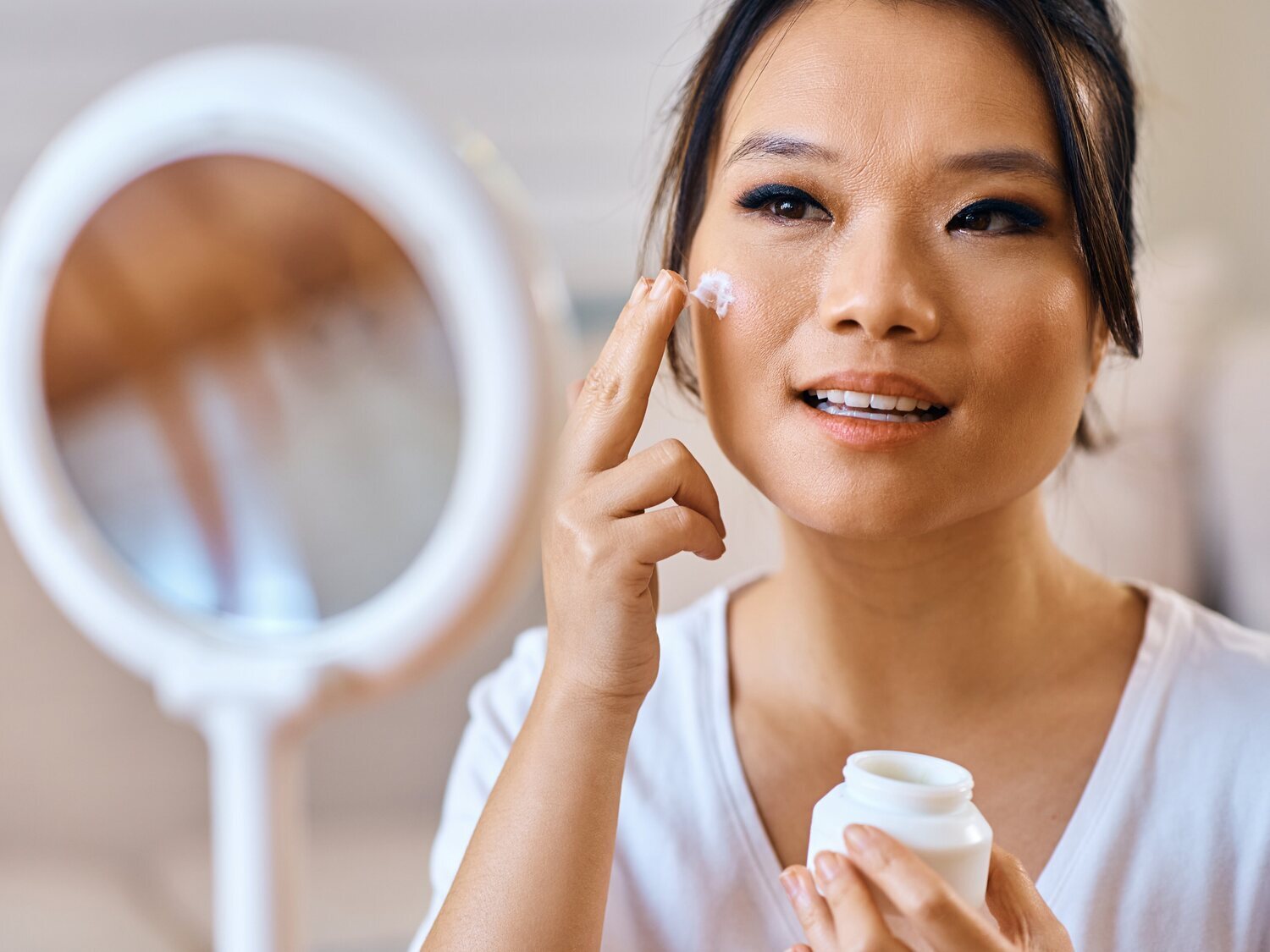 Alerta sanitaria: 70 productos cosméticos que retiran del mercado por riesgo para la salud