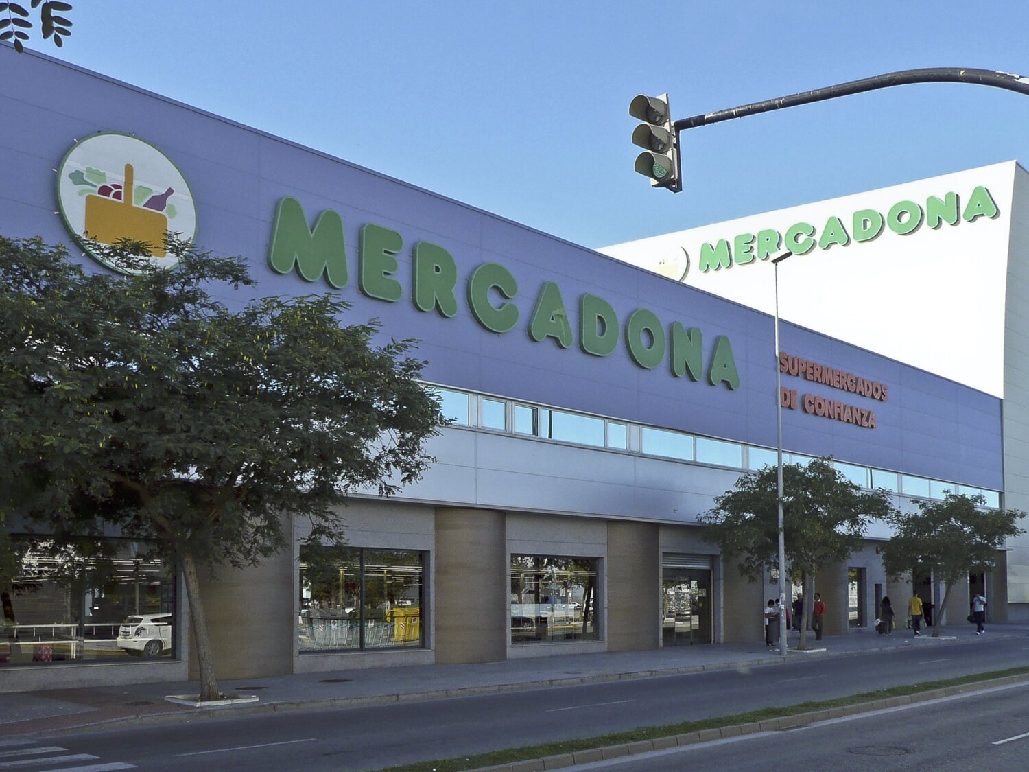 Mercadona cambia por completo el horario de sus supermercados: así abrirán a partir de ahora