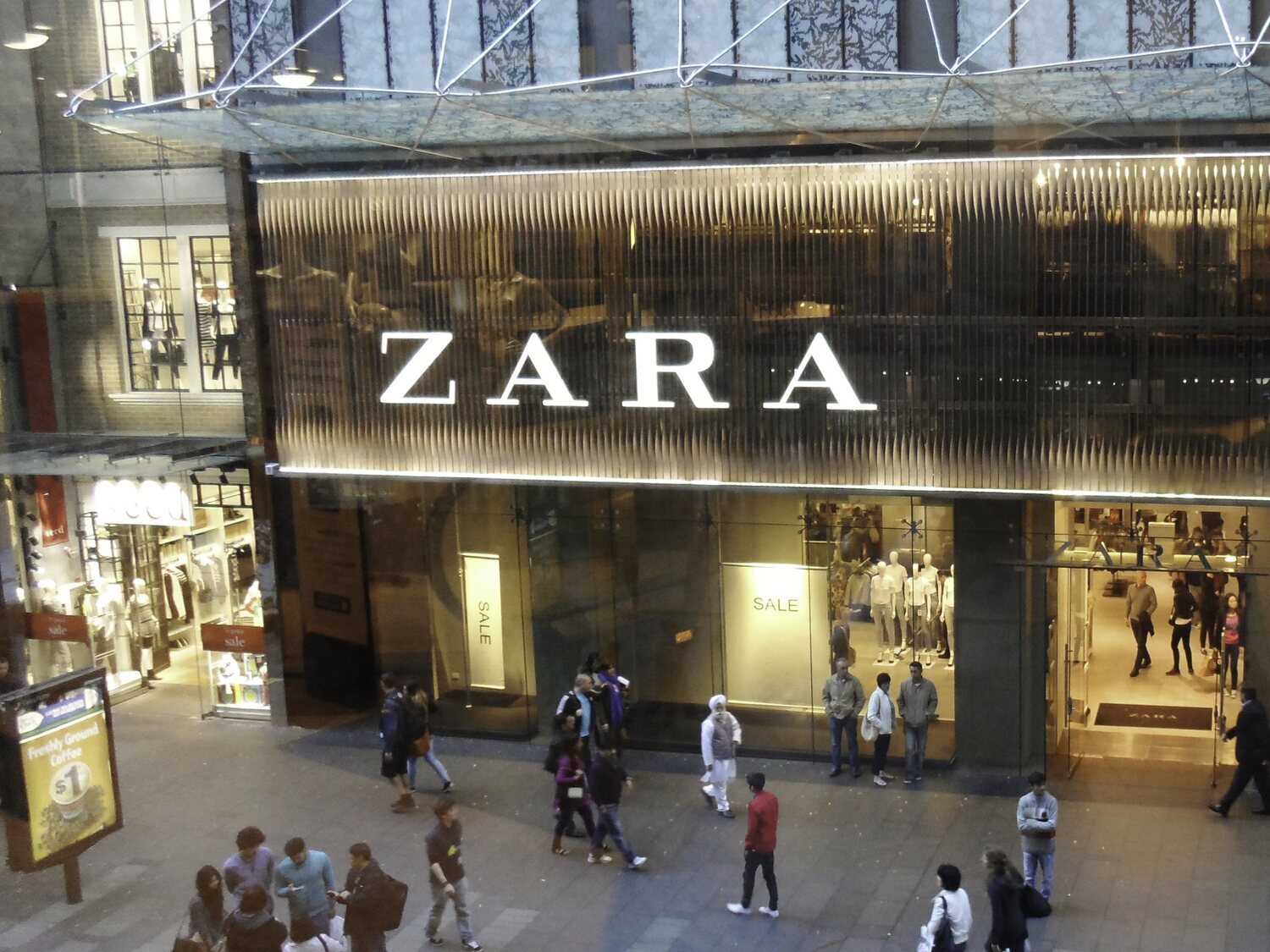 Zara eliminará las alarmas antirrobo de sus tiendas: así cambia Inditex su concepto de compra