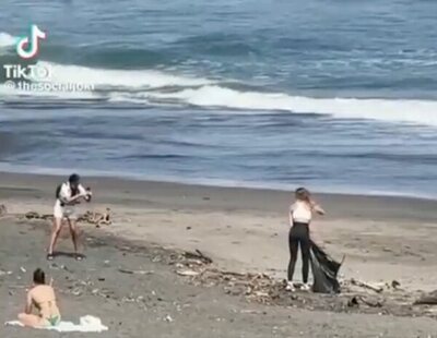 Pillan a una influencer fingiendo que limpia la playa: se hizo las fotos y dejó la basura tirada