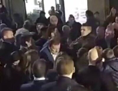 El hombre que golpeó a Rajoy cuando era presidente acuchilla a un periodista de La Voz de Galicia