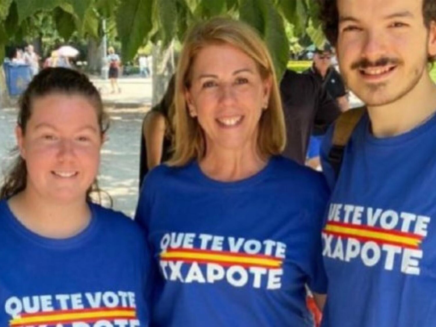 La Junta electoral prohíbe poder votar con camisetas con el lema de 'Que te vote Txapote'