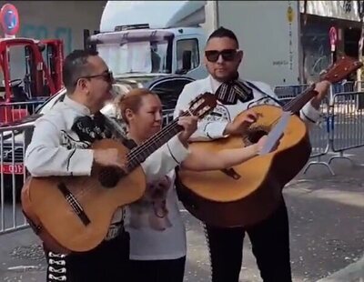 Mandan unos mariachis a la sede del Partido Popular a cantar un "narcocorrido"