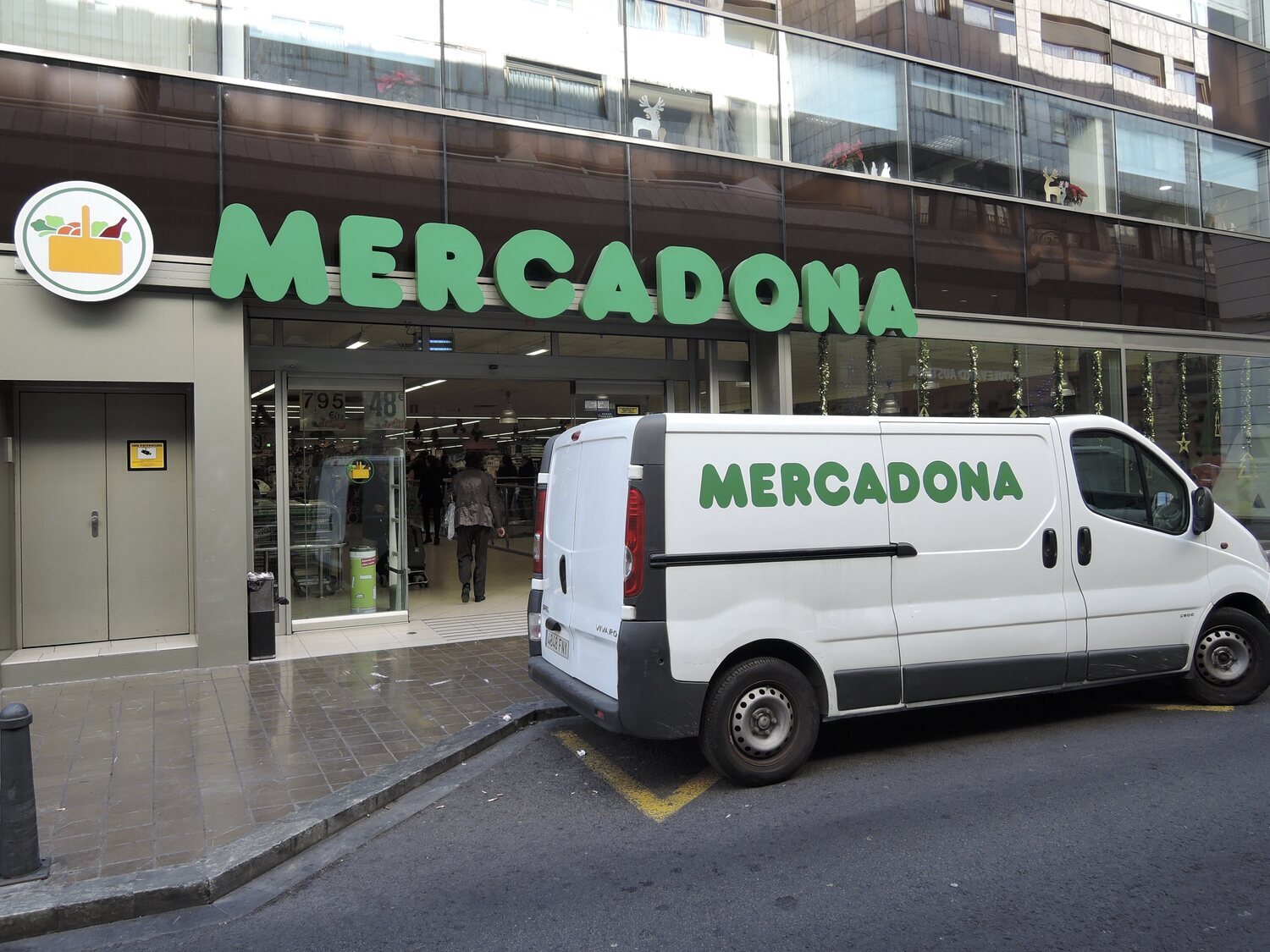El motivo por el que Mercadona cerrará todos sus supermercados en España este día
