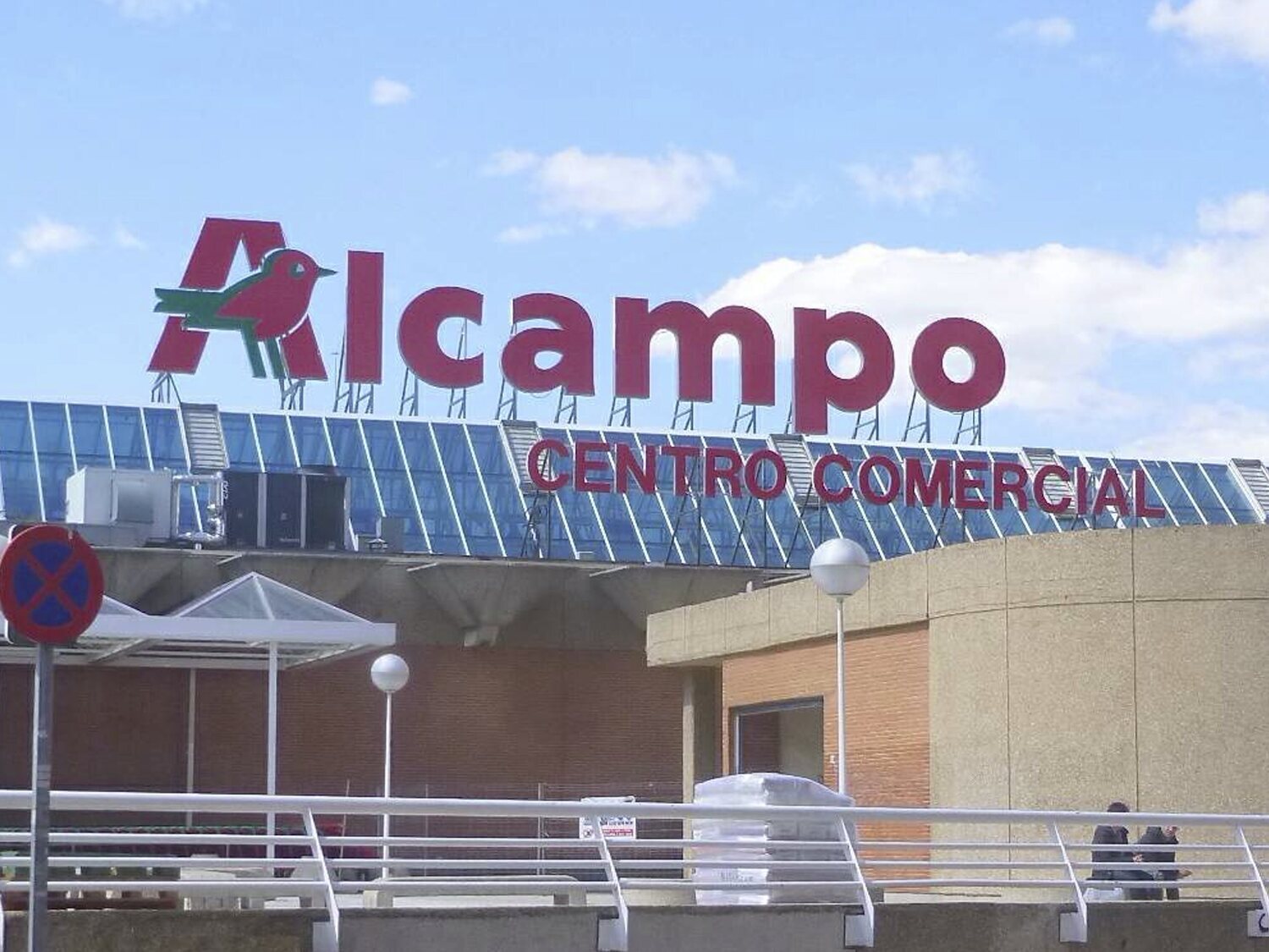 Alcampo cierra en este histórico centro comercial en España: el motivo