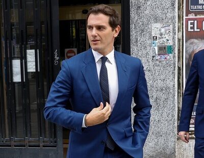 Albert Rivera, portada de una revista besándose con una mujer que no es Aysha Daraaui