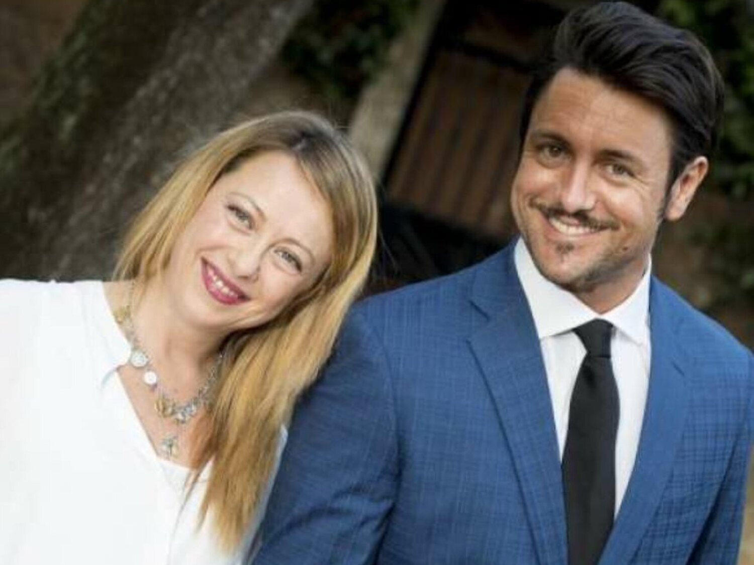La pareja de Meloni, sobre las violaciones: "Si evitas emborracharte, evitas al lobo"