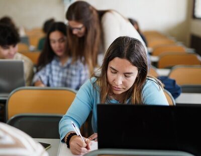 Más de la mitad de los universitarios españoles vive con sus padres, según un estudio