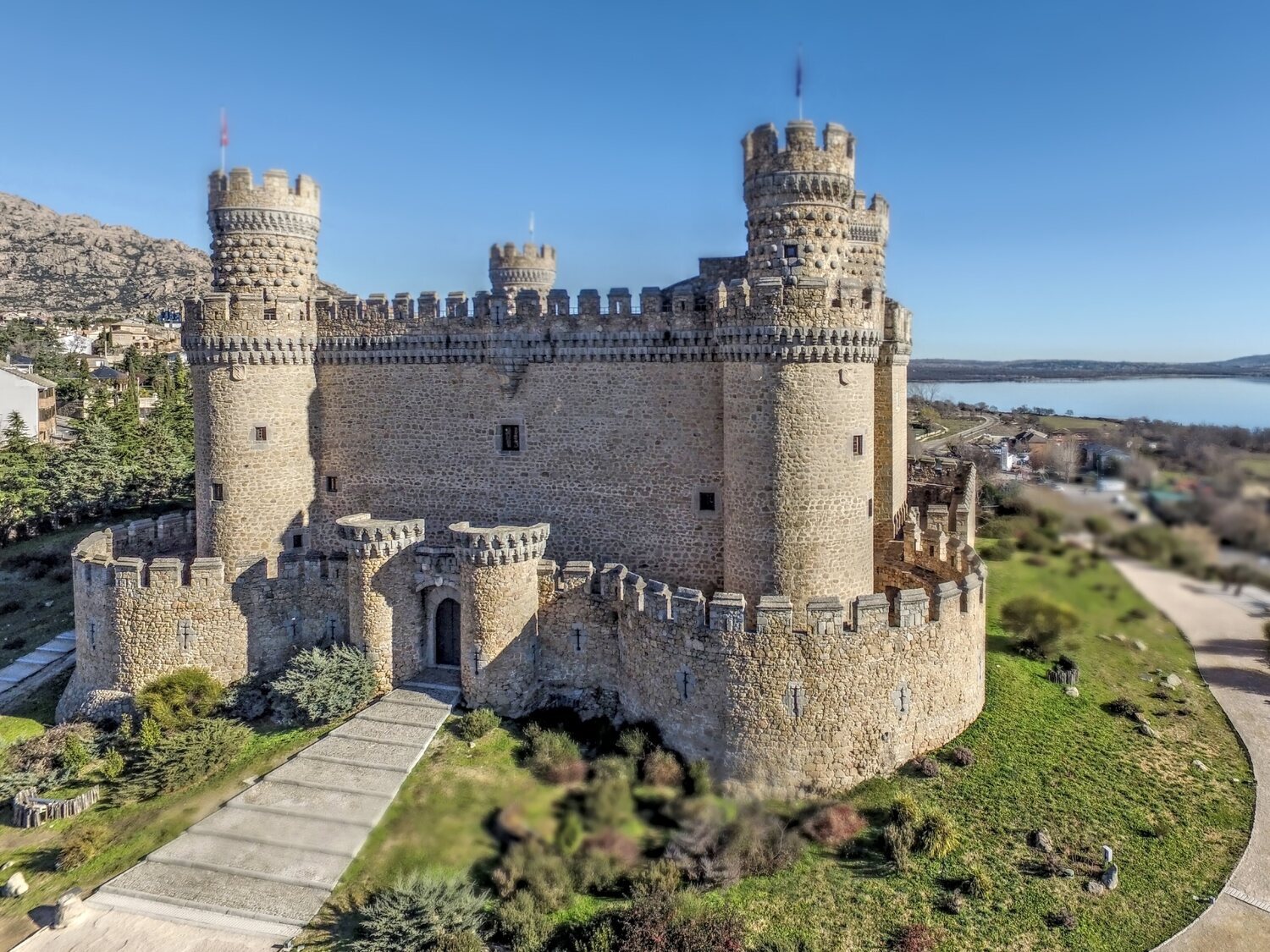 6 castillos históricos a una hora de Madrid en transporte público