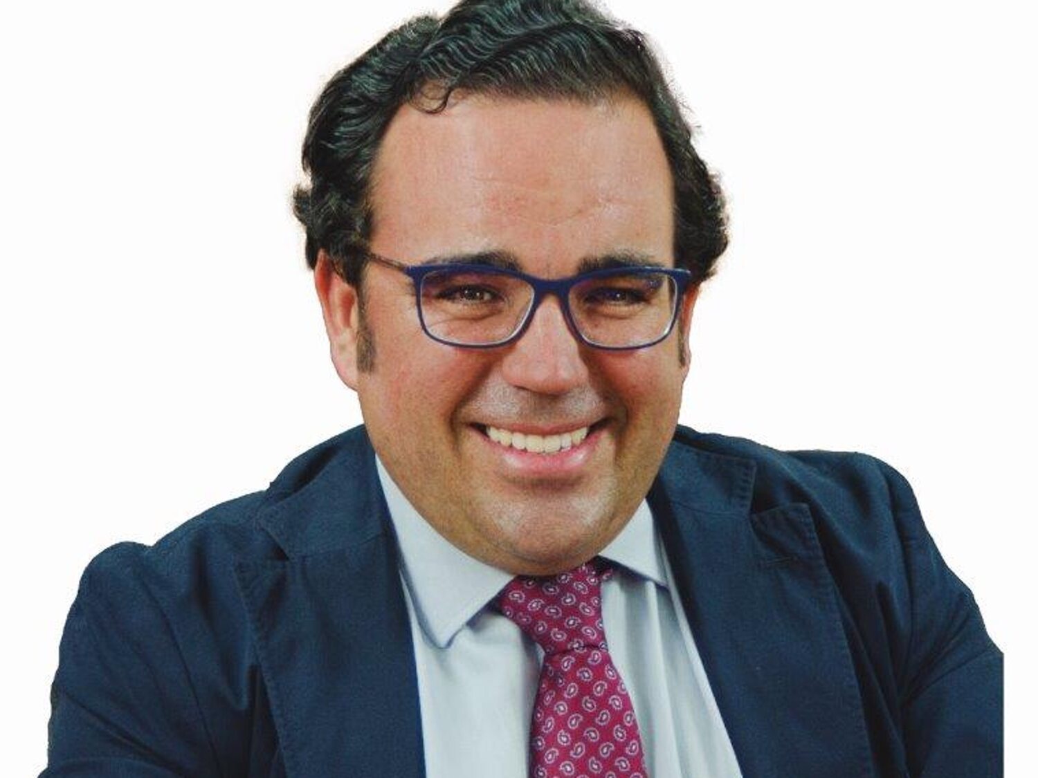 El alcalde de Boadilla desatasca una alcantarilla con un paraguas al ritmo de 'Los Vengadores': las redes estallan