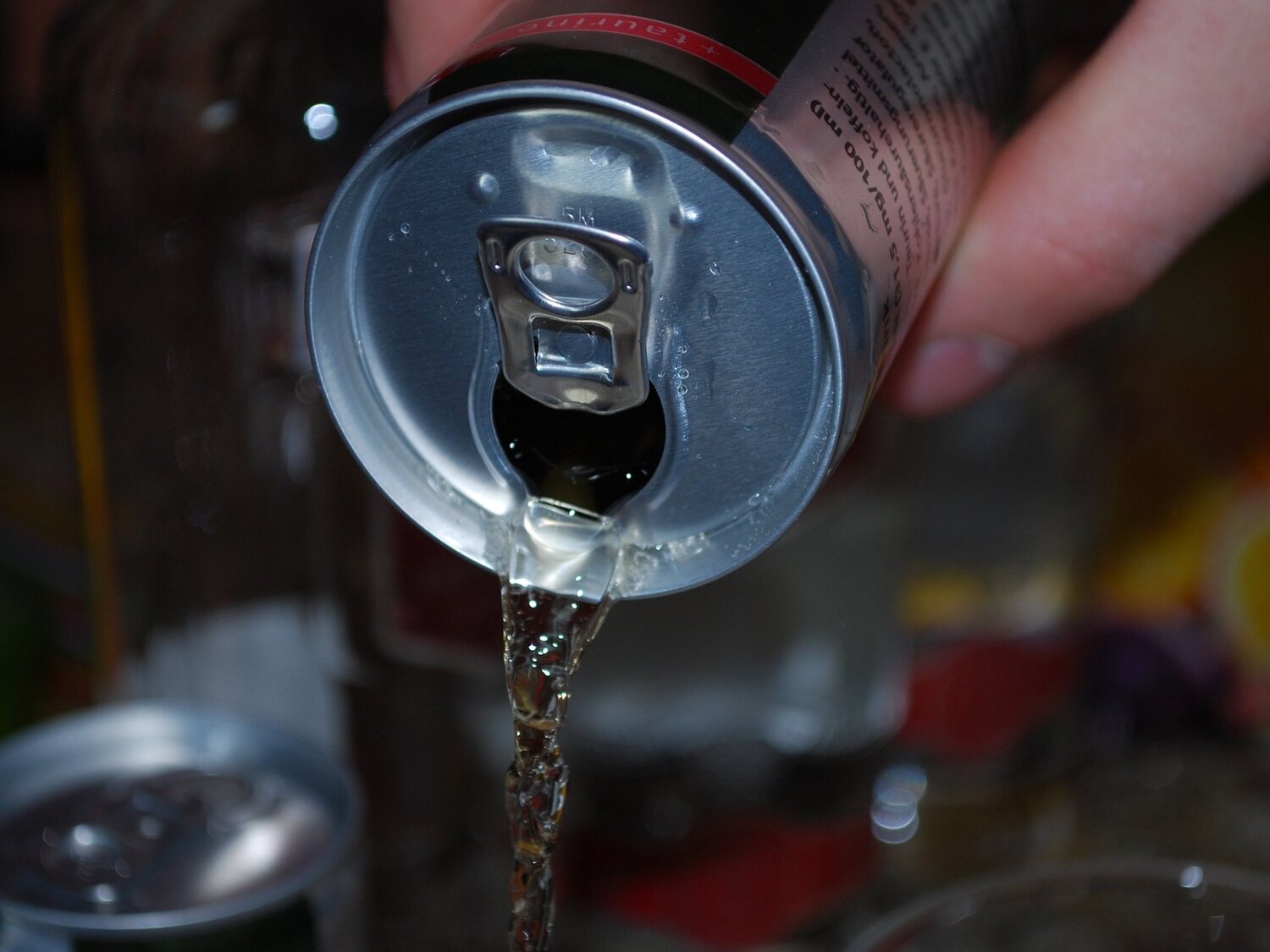 12 bebidas energéticas que es mejor no consumir, según la OCU