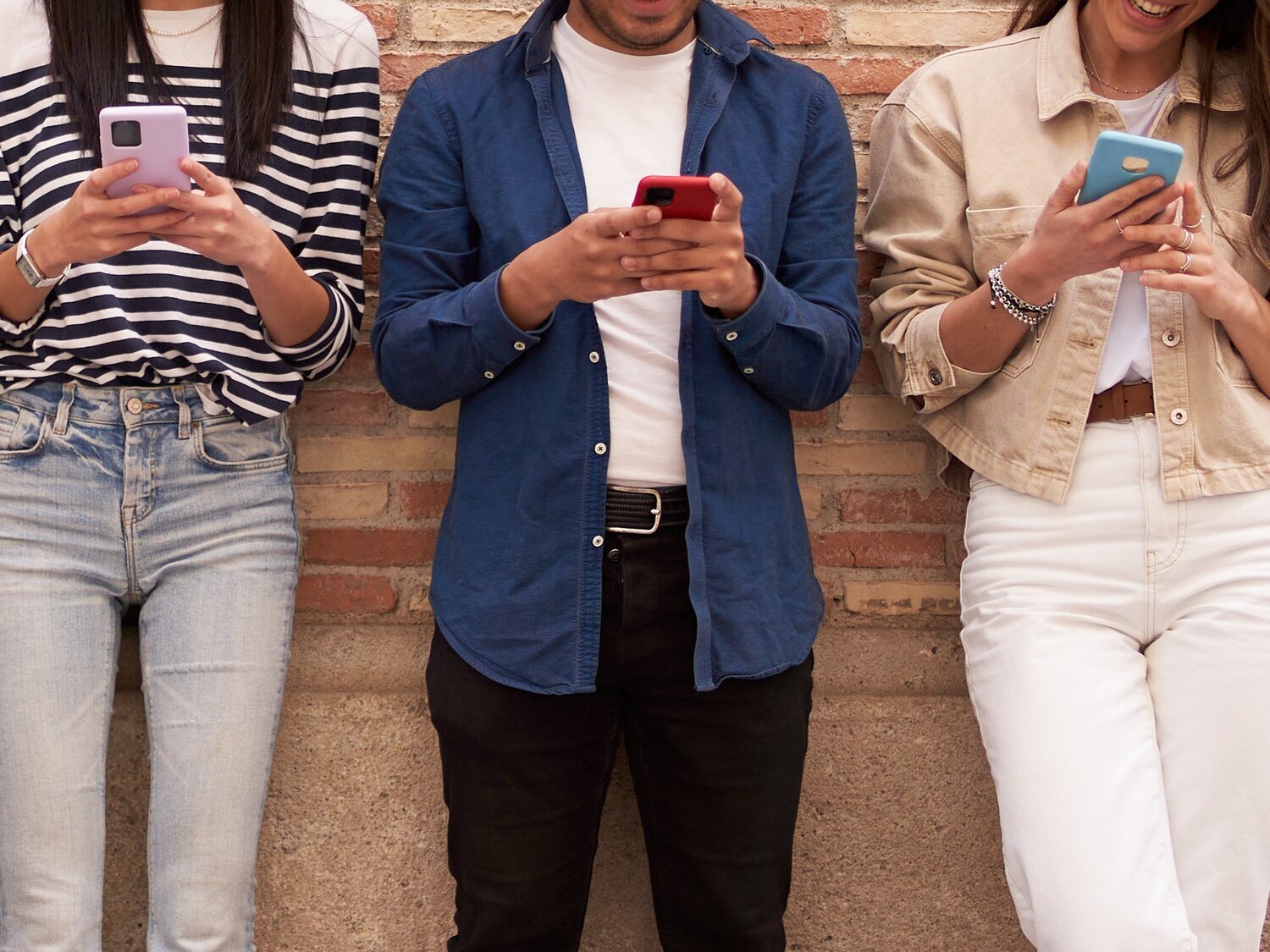 Grupos de WhatsApp de padres y madres del cole: ¿Cómo debemos actuar en ellos?