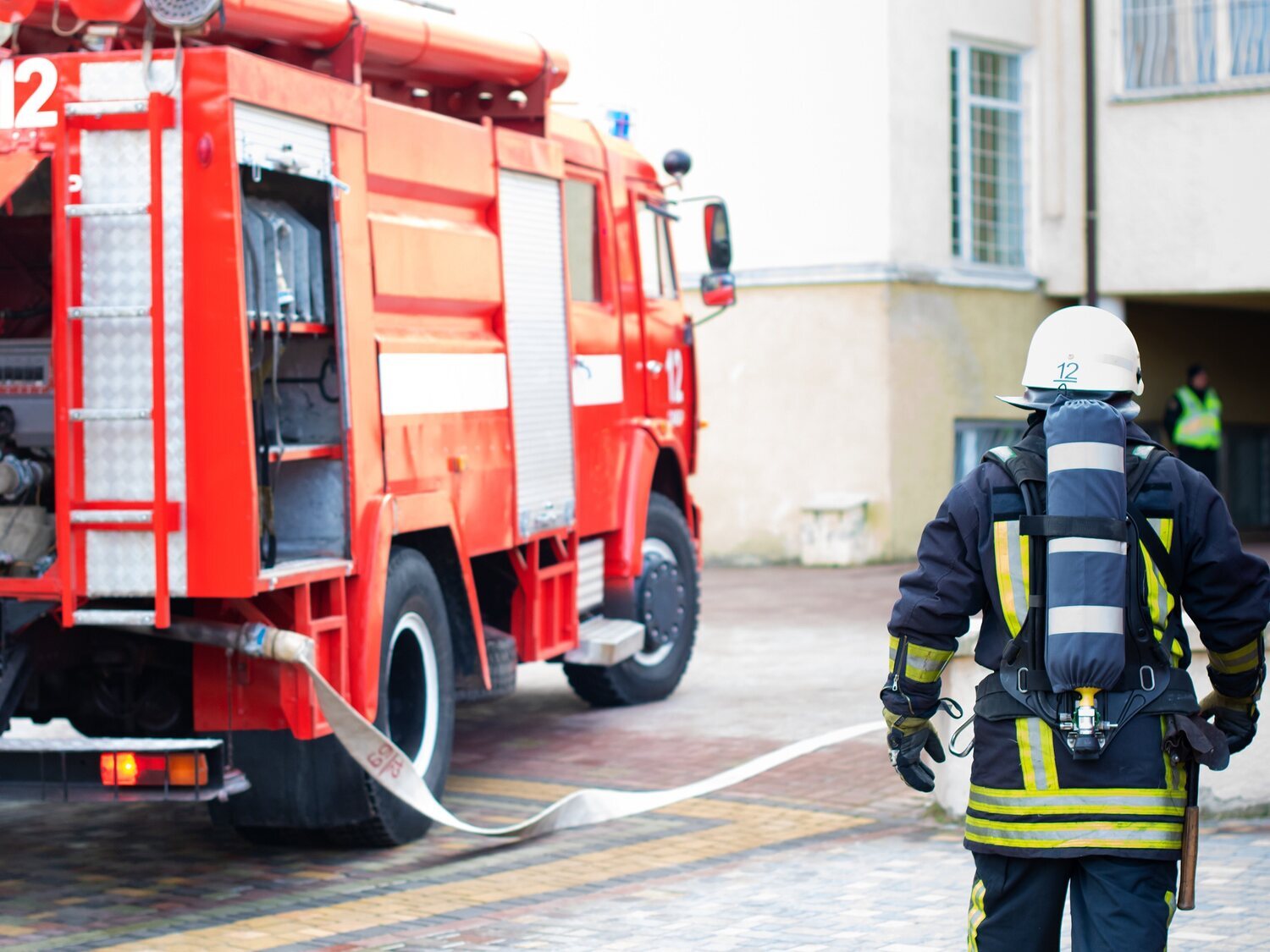 Localizan con vida a tres de la cinco personas desaparecidas tras el incendio de Murcia