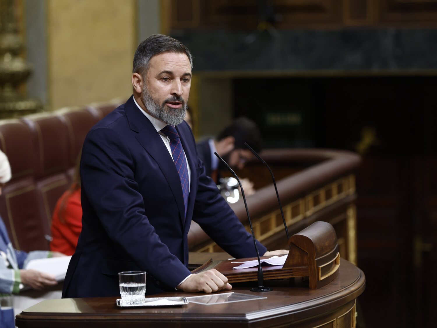 VOX traspasa siete millones de euros en cuatro años a la fundación privada presidida por Abascal