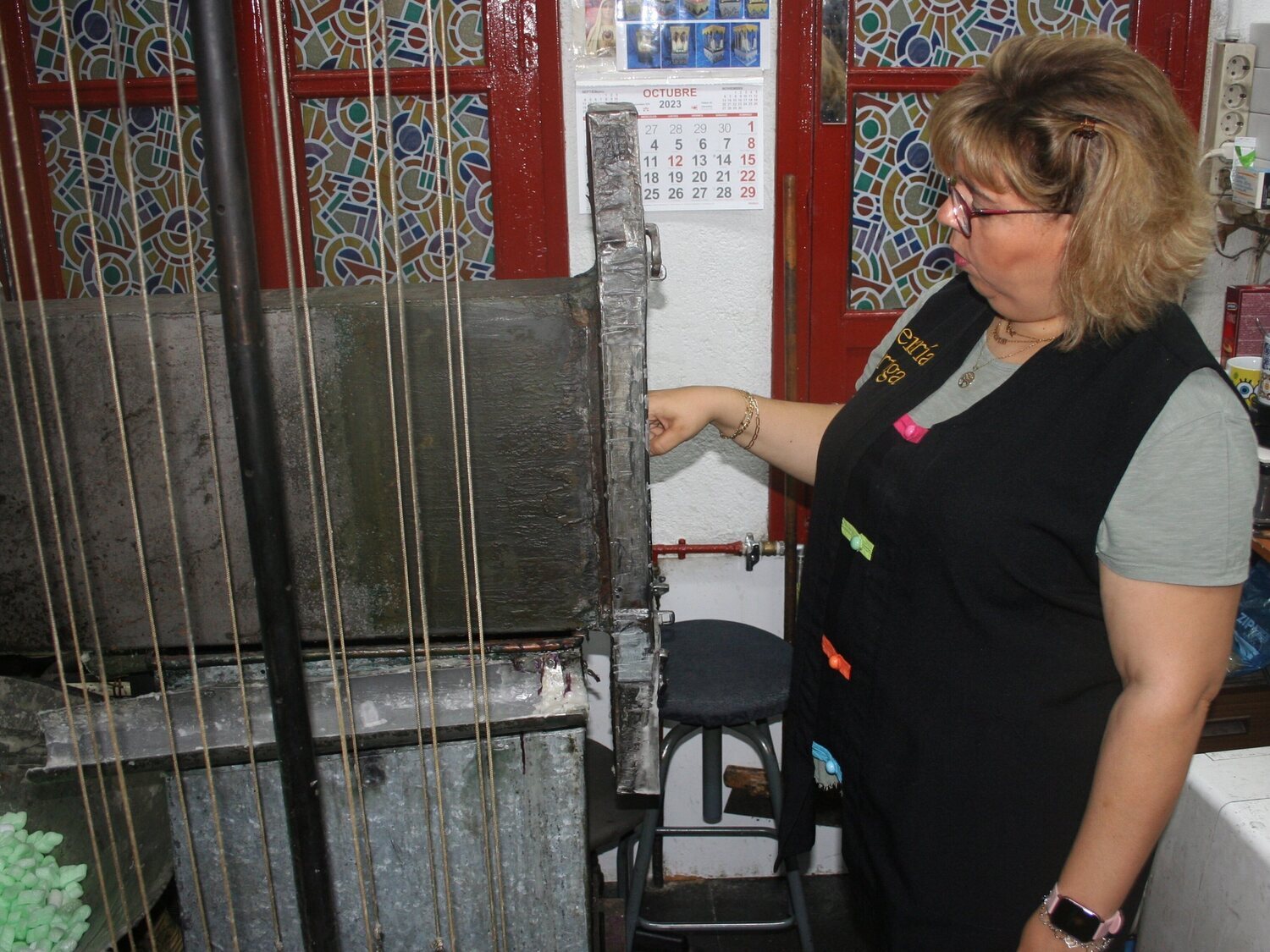 Un siglo de historia en la cerería Ortega: "Seguimos realizando todo el proceso de manera artesanal"