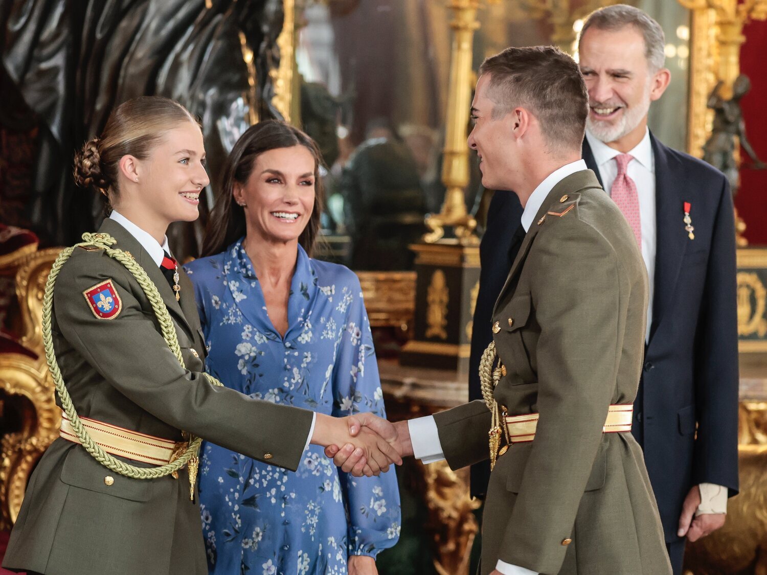 El piropo que el compañero de la Academia Militar le dedicó a Leonor en el besamanos