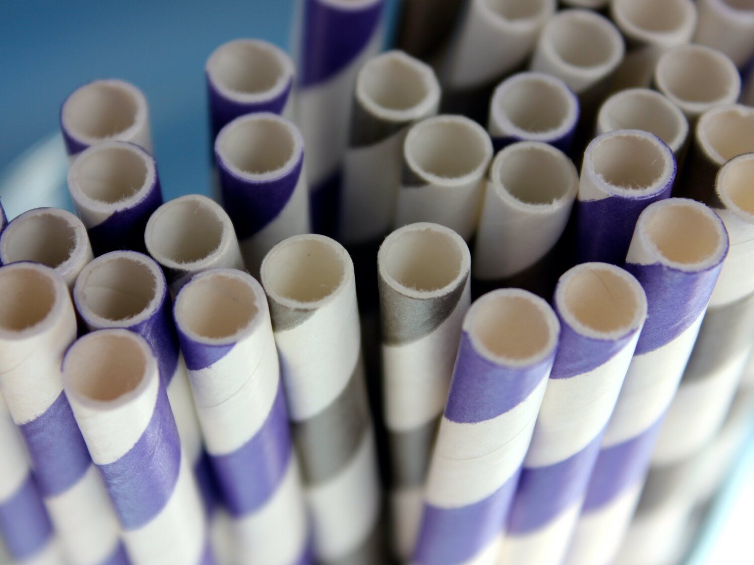Las pajitas de papel contienen sustancias tóxicas, según un estudio
