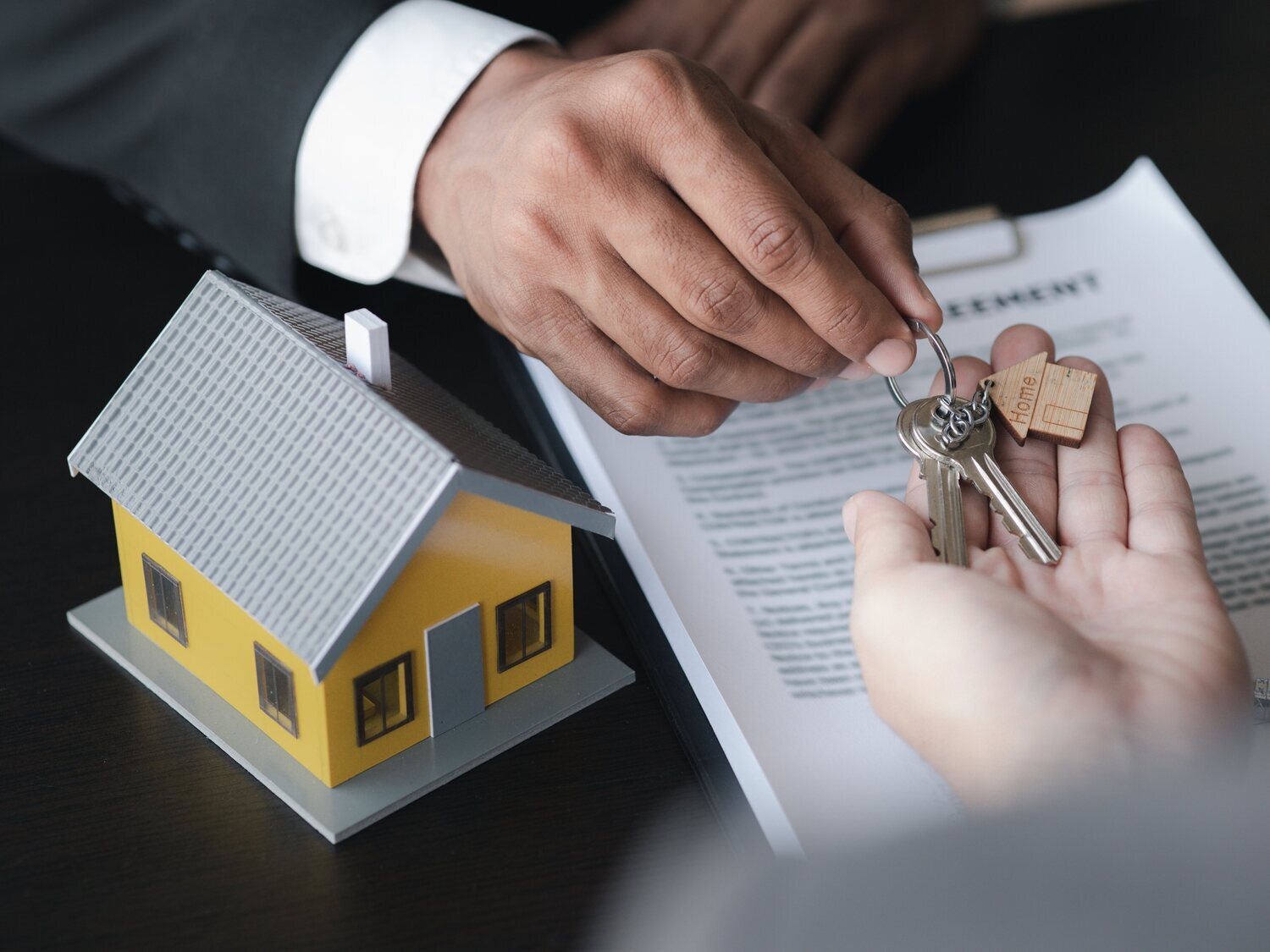 Buscamos chollos a una hora de Madrid en Idealista: casas y chalets desde 39.000 euros
