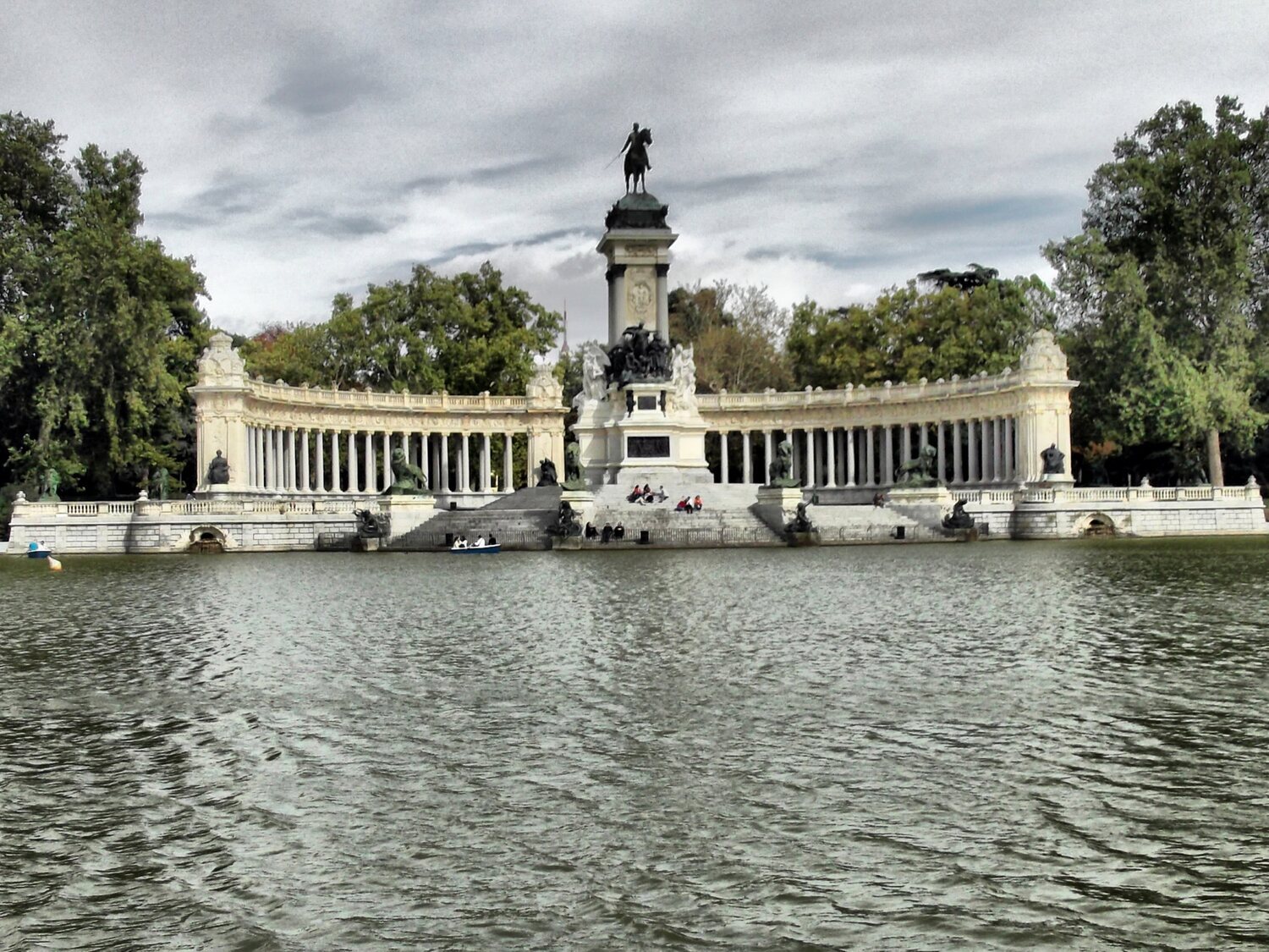 Alerta roja en Madrid: Cerrado El Retiro y otros ocho parques por riesgo de caída de árboles