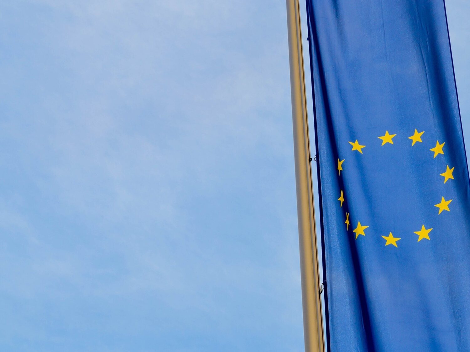 La UE aprueba la nueva directiva para proteger a periodistas