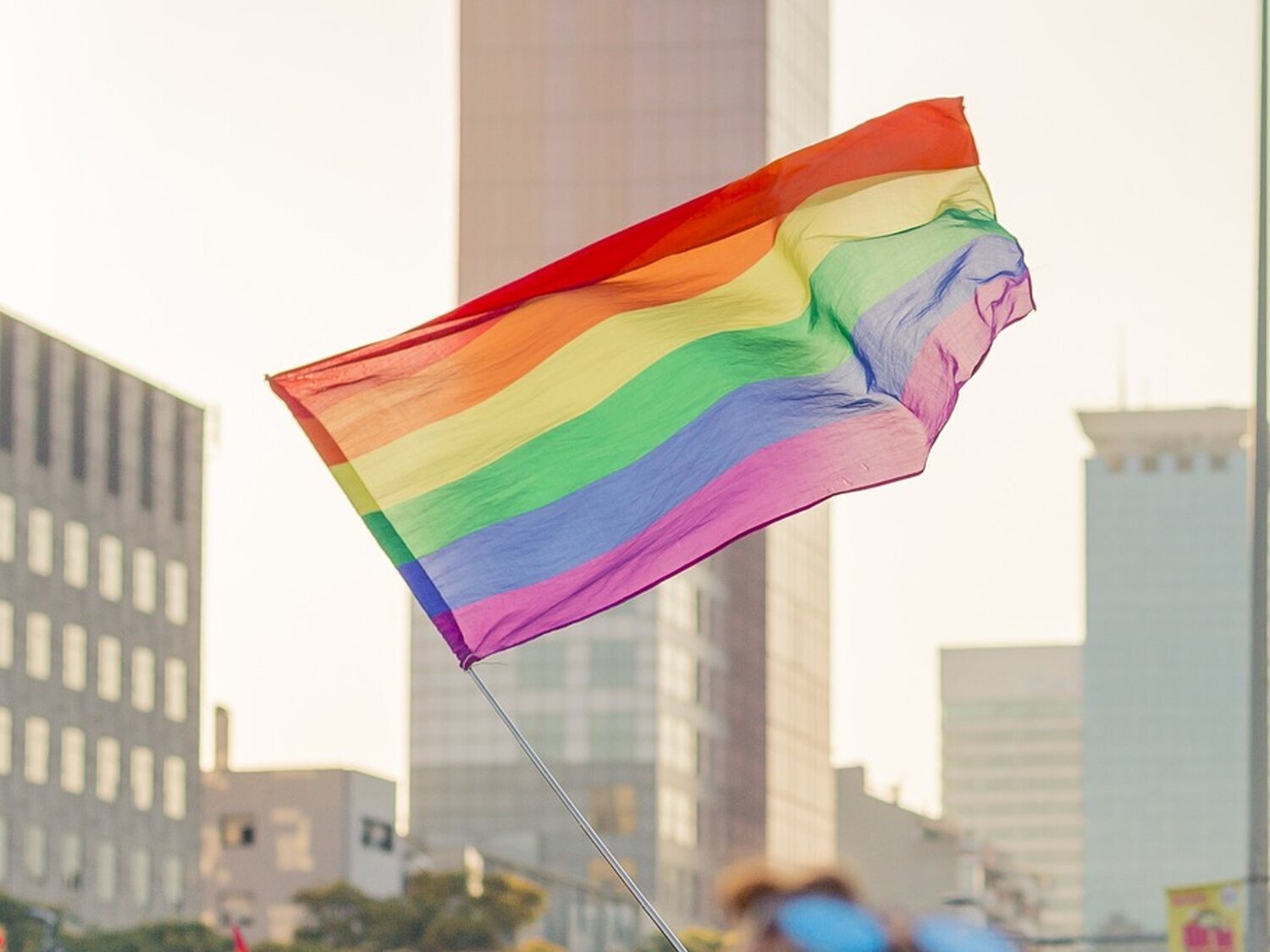 El PSOE reclama ampliar las leyes LGTBI y Trans en Madrid con pisos de acogida y un gestor de la diversidad