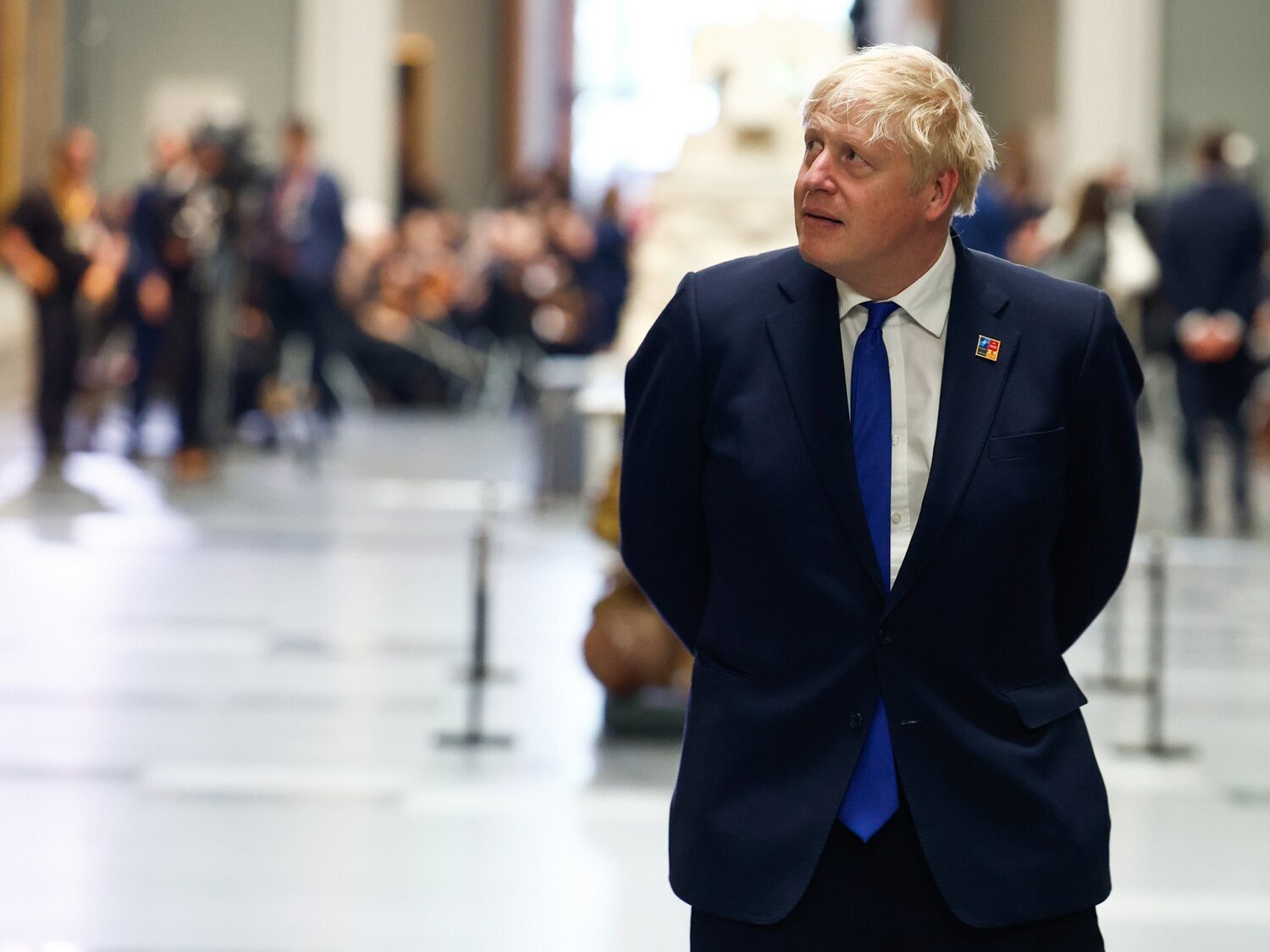 Boris Johnson admite que subestimó el peligro del Covid y lamenta "el sufrimiento" de las víctimas