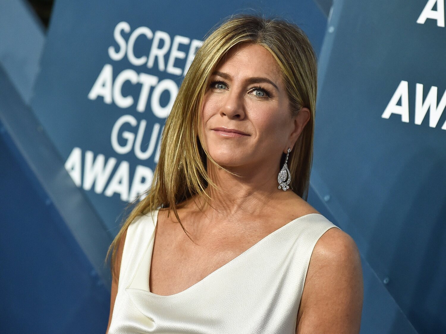 Jennifer Aniston revela entre lágrimas que habló con Matthew Perry antes de morir