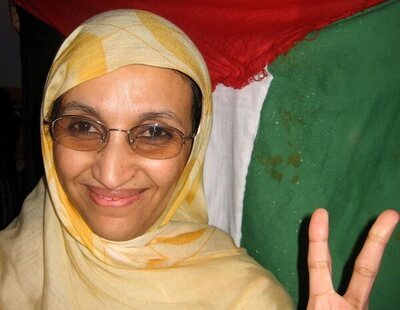 El Gobierno niega a la activista saharaui Aminatu Haidar el derecho a seguir en España tras 16 años