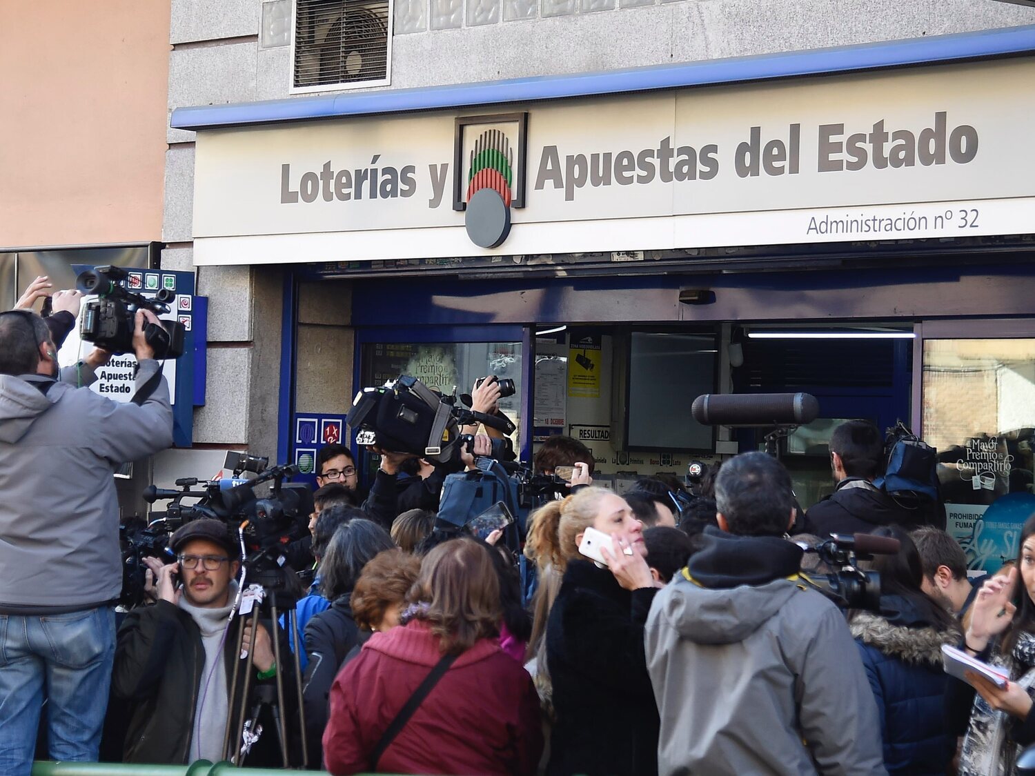 ¿Cuánto gana cada lotero si los premios de Navidad tocan en su administración?