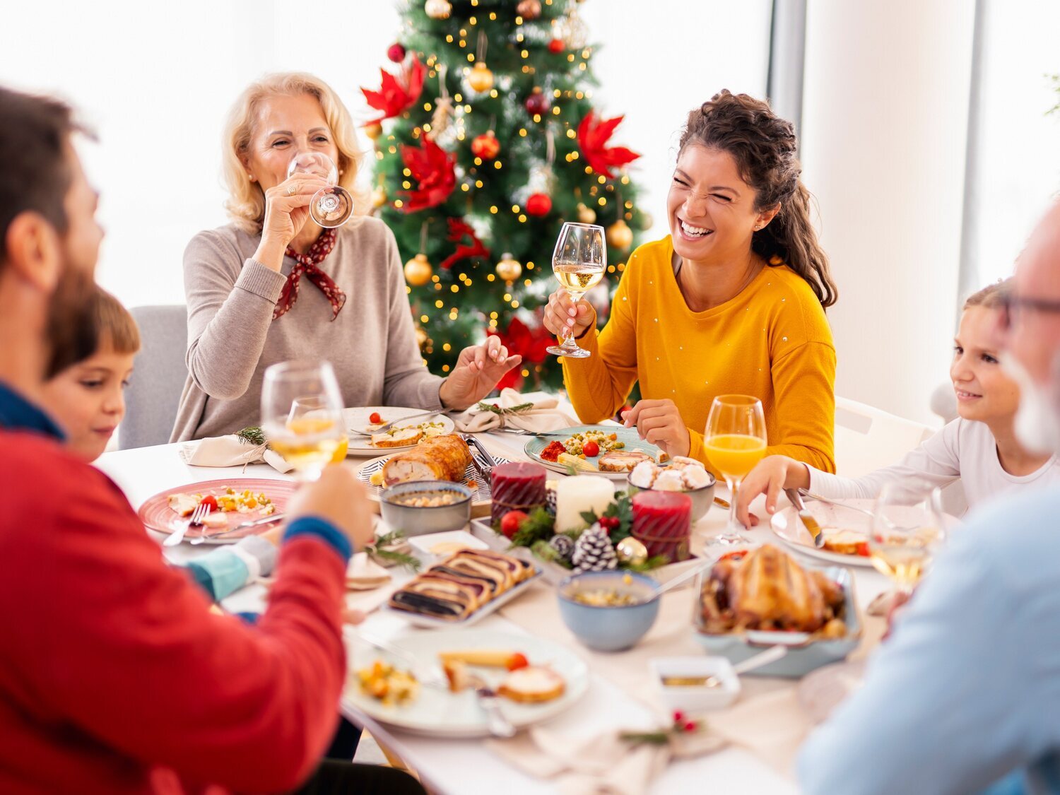Consejos para evitar conflictos o momentos incómodos en las comidas o cenas navideñas
