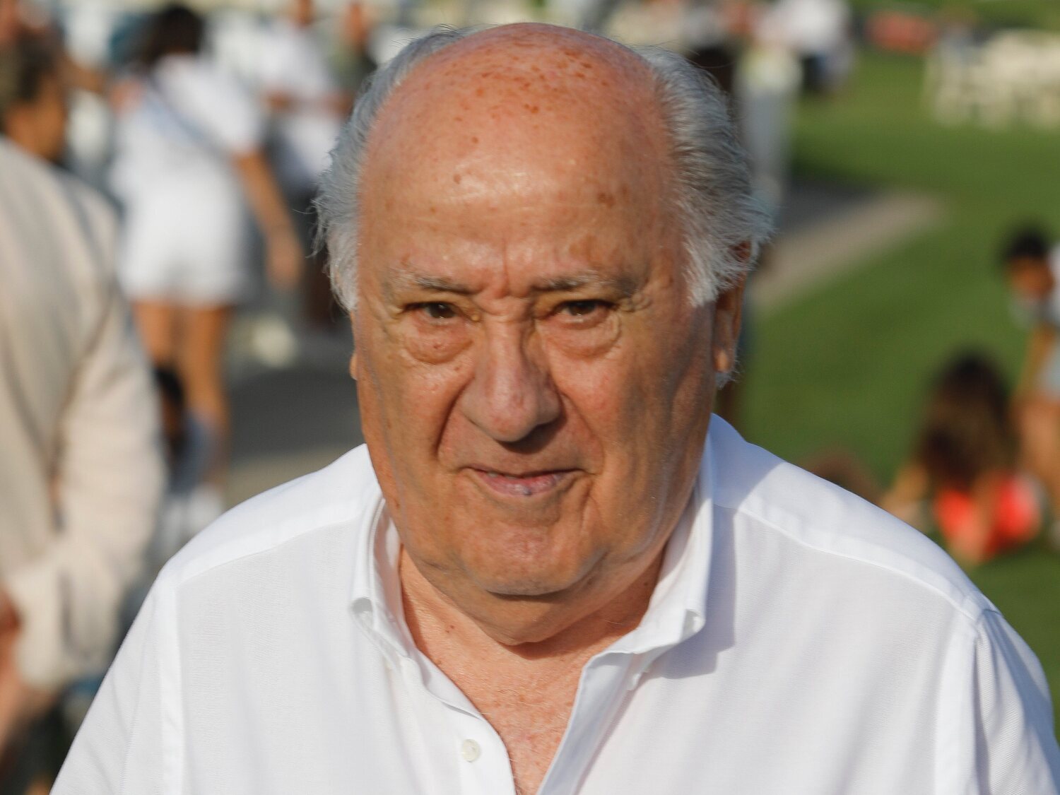 La fortuna de Amancio Ortega supera los 100.000 millones de dólares