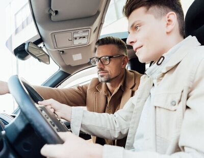 Los menores de 17 años podrán conducir acompañados: los requisitos