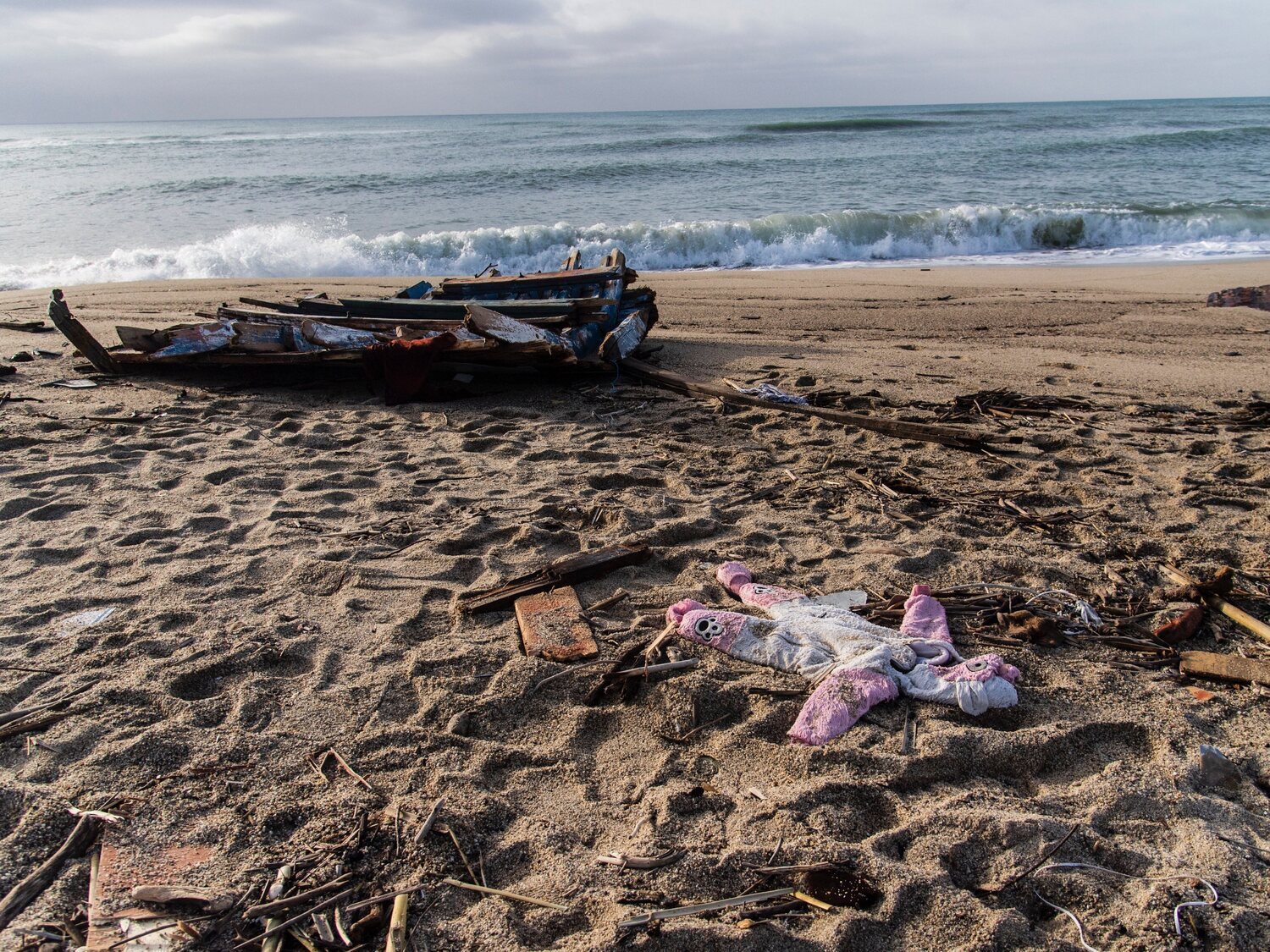 Más de 6.000 personas murieron en 2023 en la Ruta Canaria en pateras o cayucos