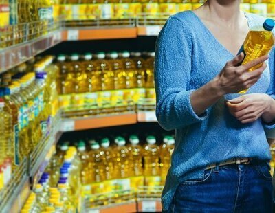 Un supermercado pone fotografías en lugar de las botellas de aceite de oliva ante el aumento de robos
