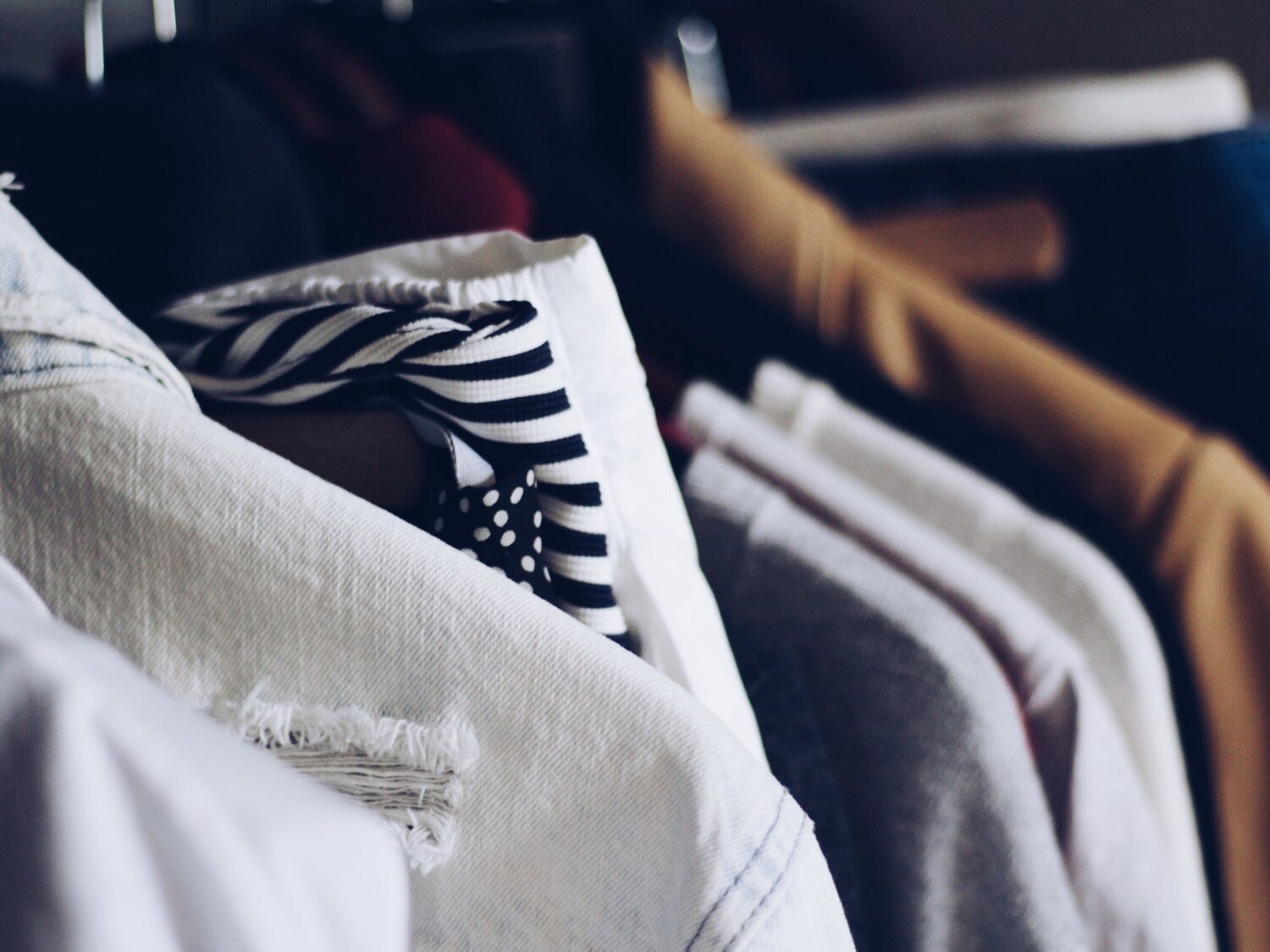 ¿Es peligroso para la salud utilizar ropa recién comprada sin lavar? La respuesta de un doctor en Química
