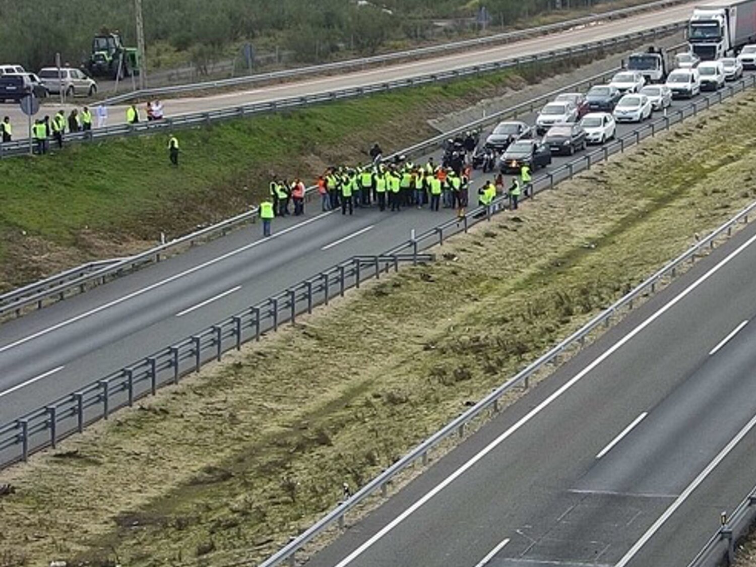 Huelga de transportistas: todas las carreteras cortadas