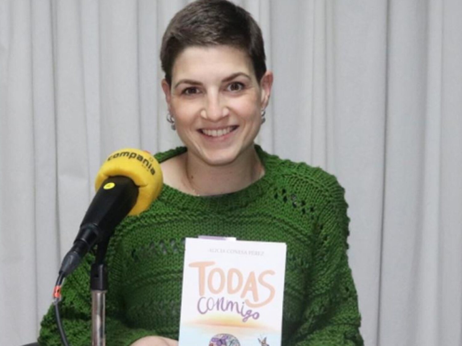 Muere la escritora Alicia Conesa, impulsora del movimiento de sombreros contra el cáncer