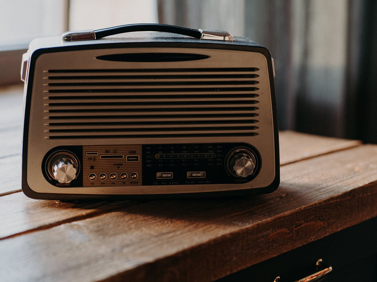 Historia de la radio: origen, evolución y características