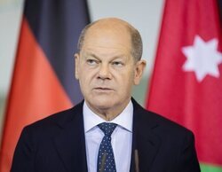 Scholz insta a acelerar la producción de masiva de armamento: "No son tiempos de paz en Europa"