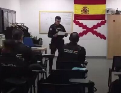 Interior investiga la presencia de una bandera de extrema derecha en una comisaría de Policía Nacional