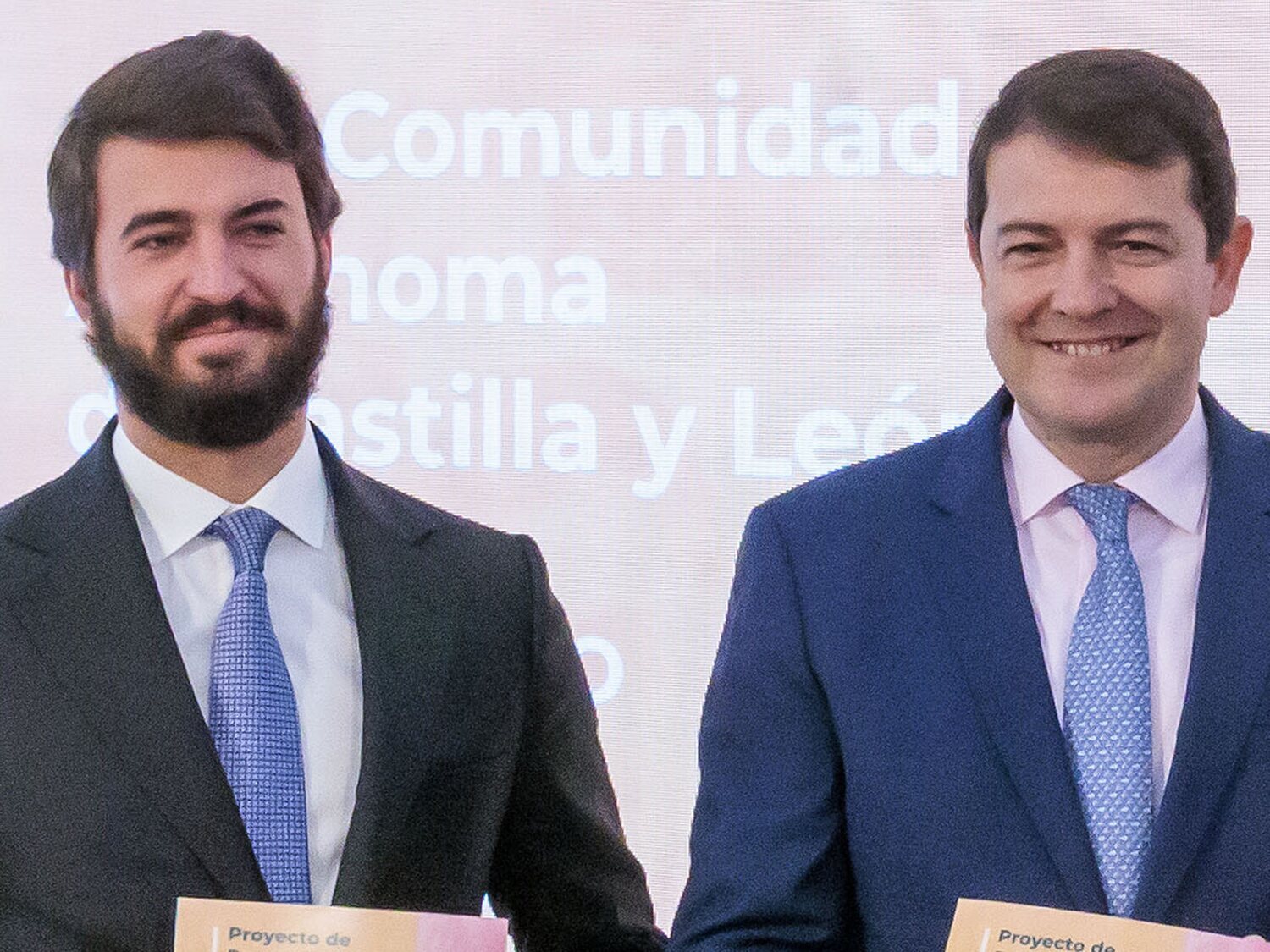 CCOO y UGT piden aplicar el 155 en Castilla y León por "rebeldía"