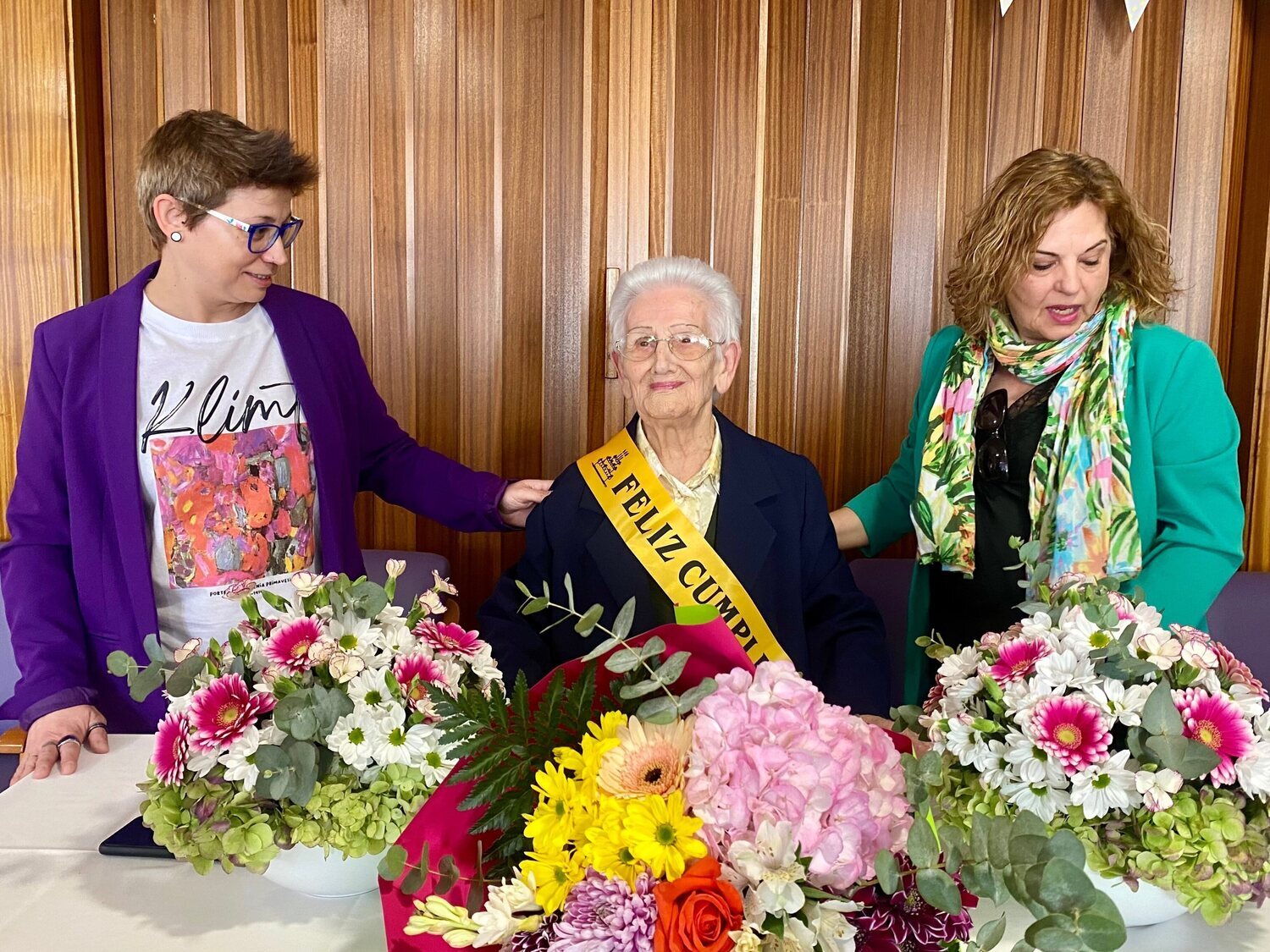 Araceli Hidalgo, la primera española en recibir la vacuna del Covid-19, cumple 100 años