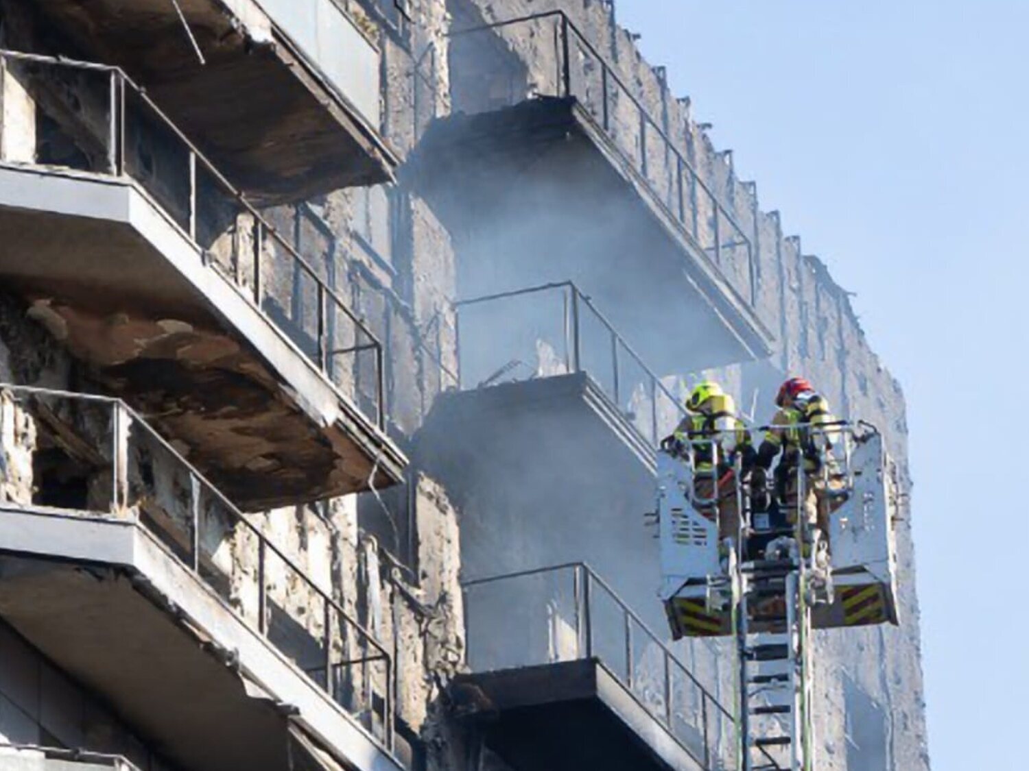 ¿Qué hay detrás del incendio de un edificio en Valencia? La hipótesis de los investigadores