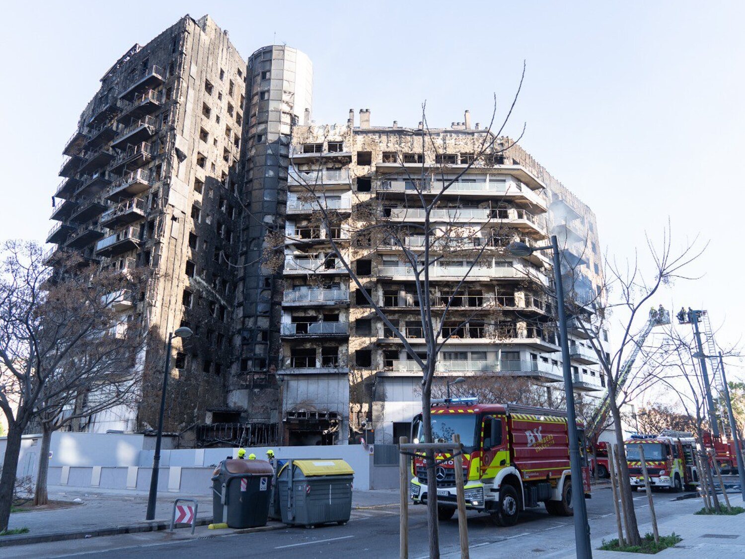 La trágica muerte de una familia en el incendio de Valencia por cumplir los protocolos: "No nos dejan salir"