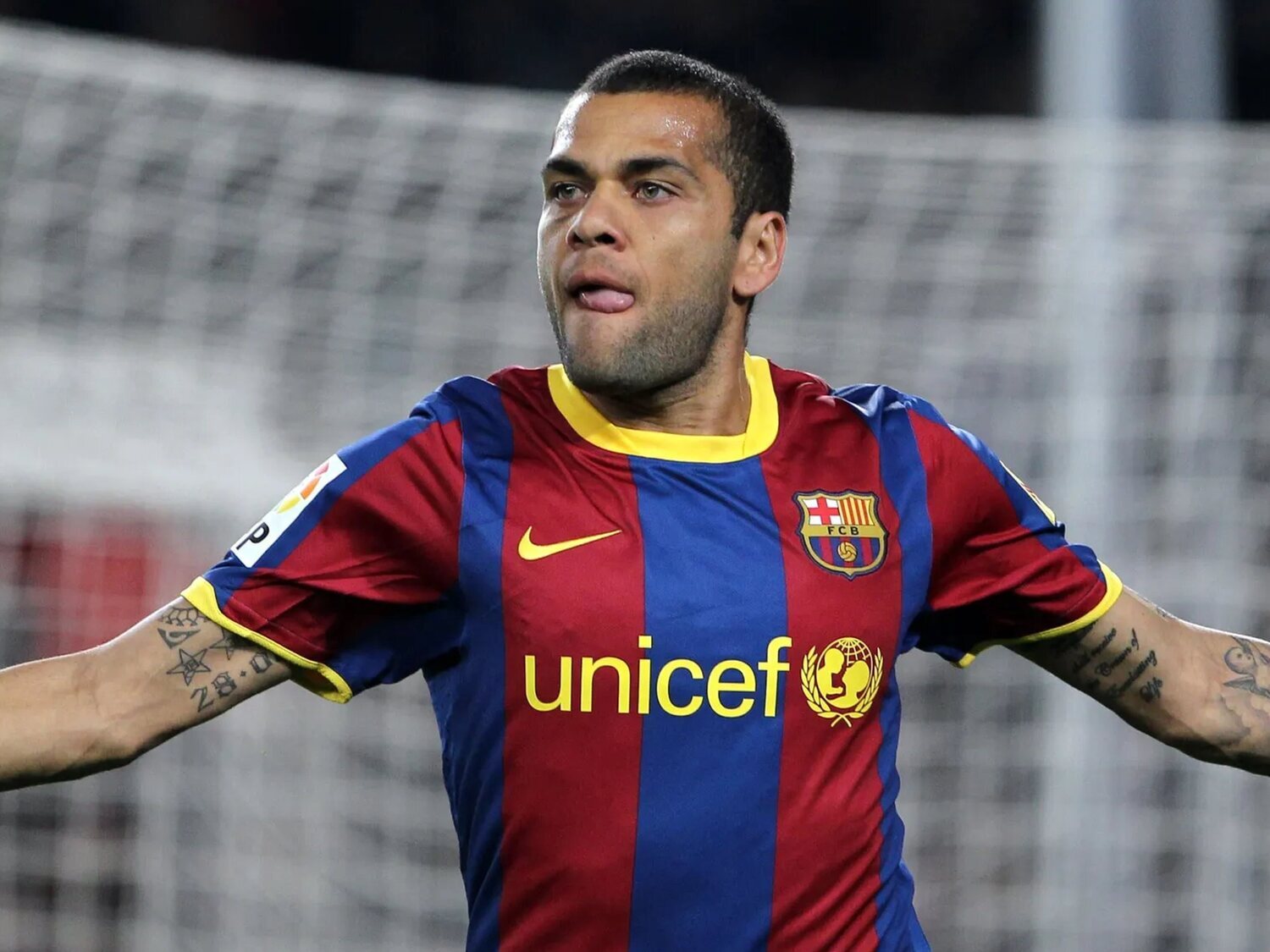 El Barça retira a Dani Alves la condición de futbolista de leyenda tras su condena por violación