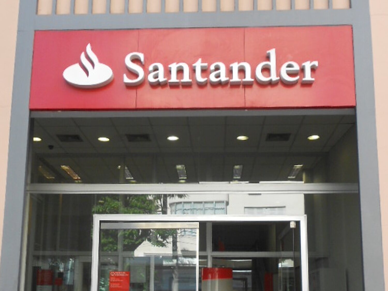 Fallo informático en el Banco Santander: apunta cobros por duplicado en las cuentas